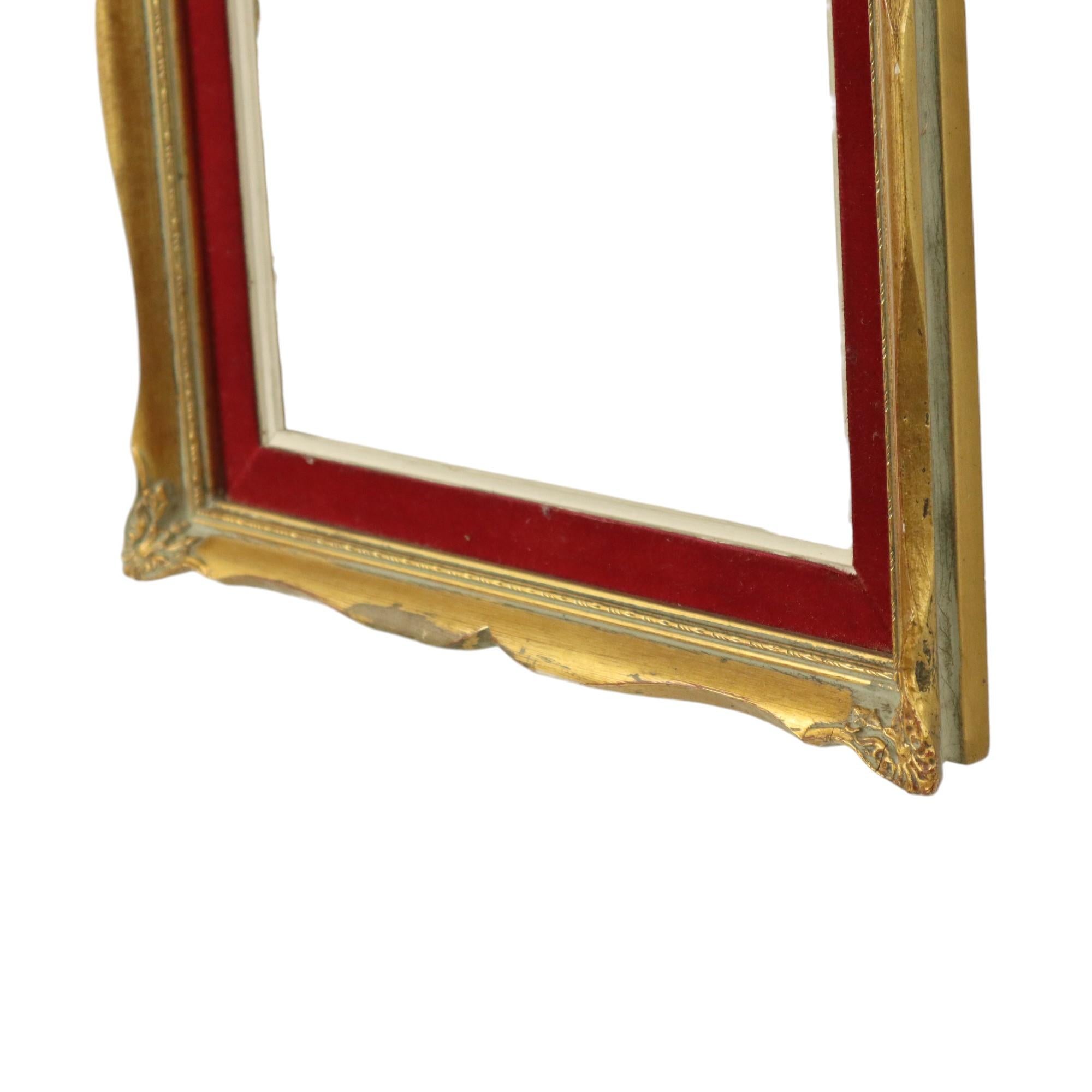 Petit cadre doré de style baroque en velours rouge 39x33 cm en vente 2