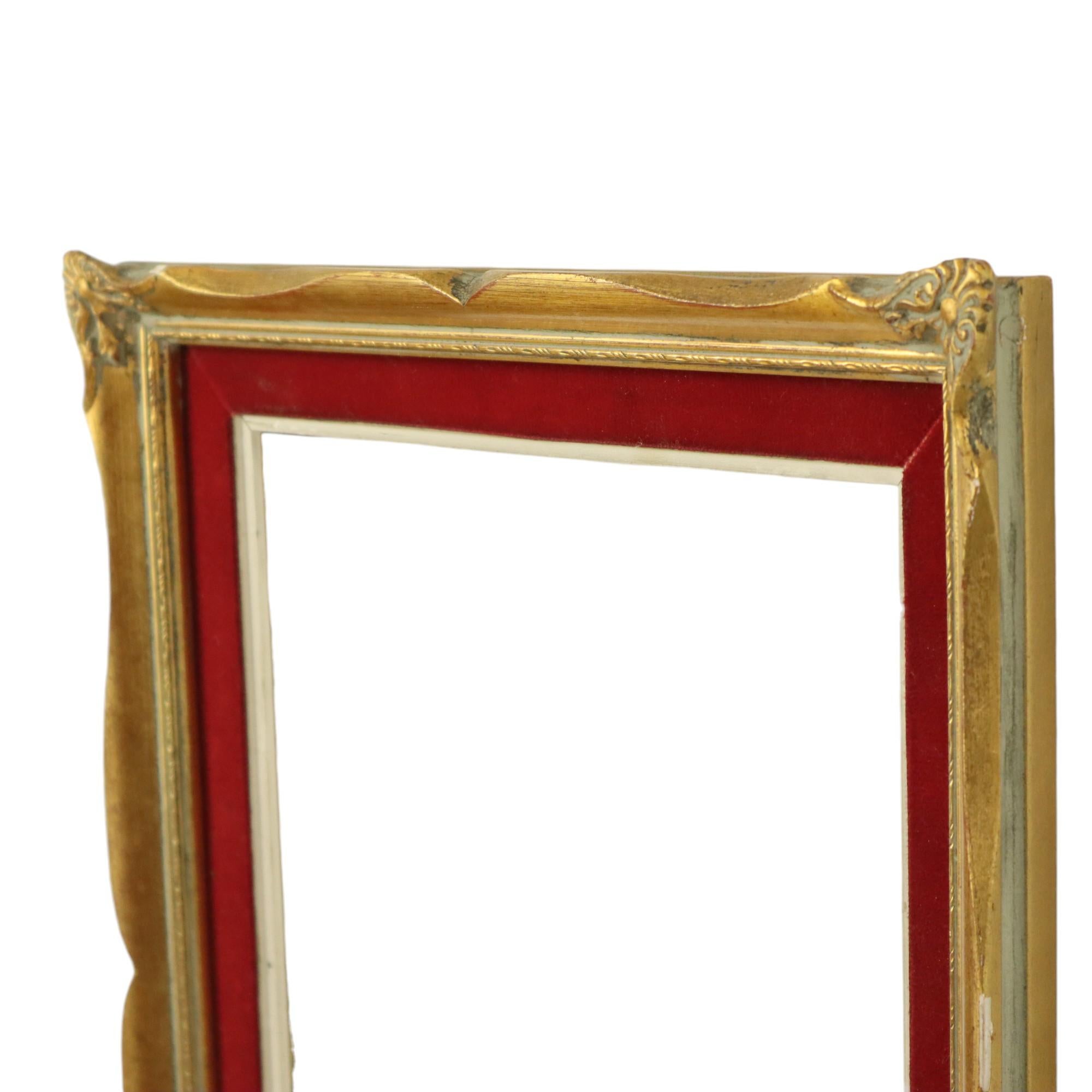 Petit cadre doré de style baroque en velours rouge 39x33 cm en vente 1