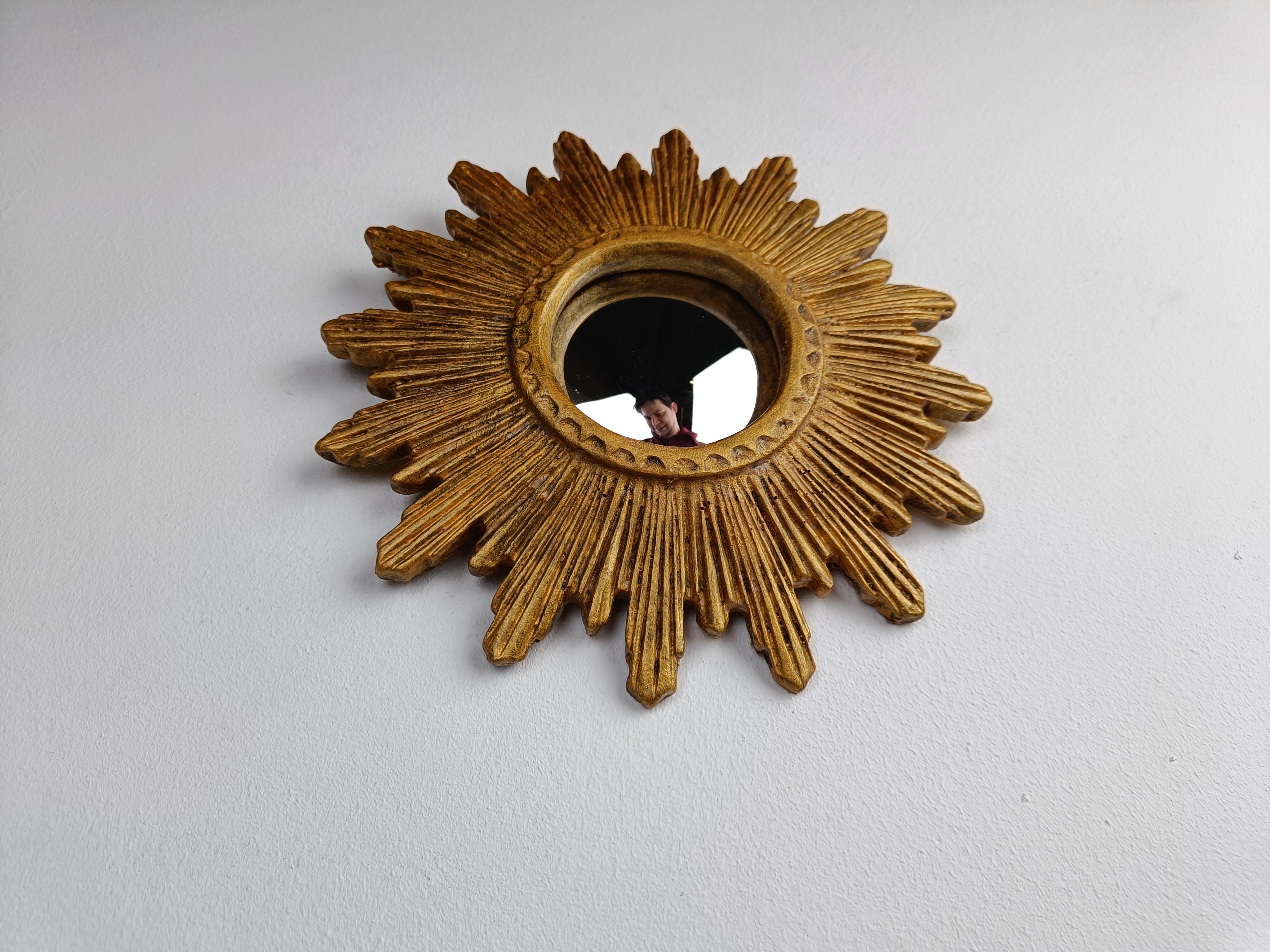 Small Vintage Golden Sunburst Mirror, 1960s 1