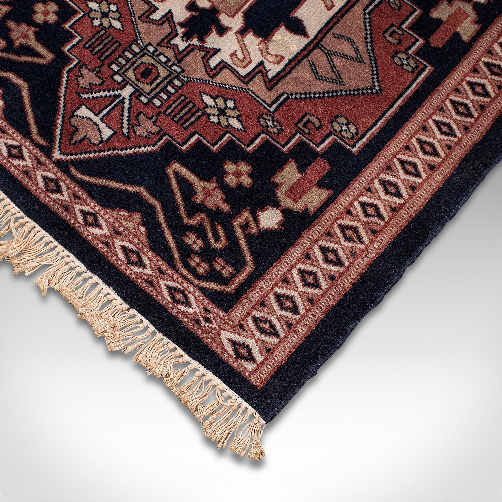 Kleiner Vintage Flur-Teppich, Persisch, Wolle, Empfangshalle, Gebet, Mat im Angebot 4