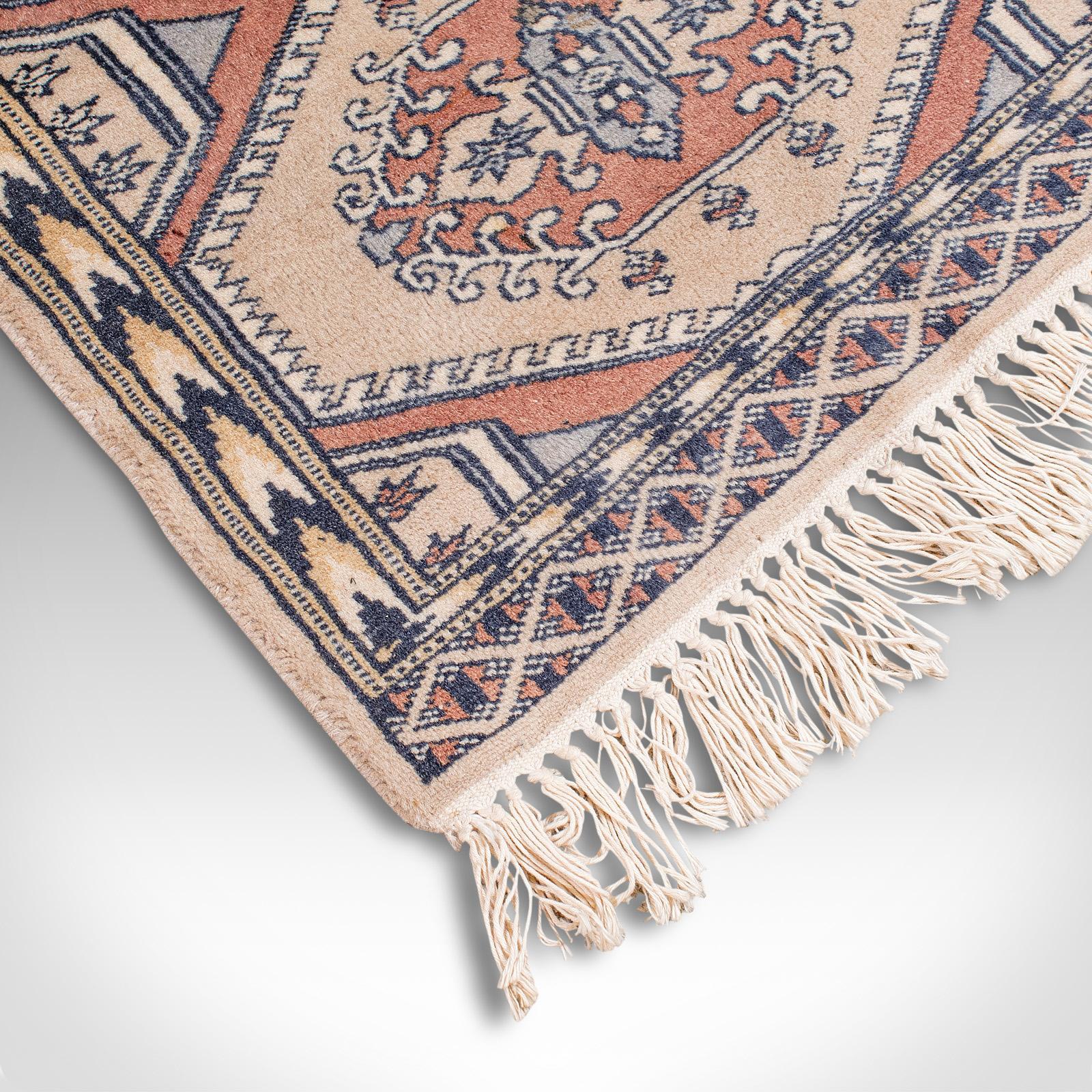 Small Vintage Hamadan Rug, Persian, Woollen, Hall, Prayer, Mat, Mid-20th Century For Sale 6