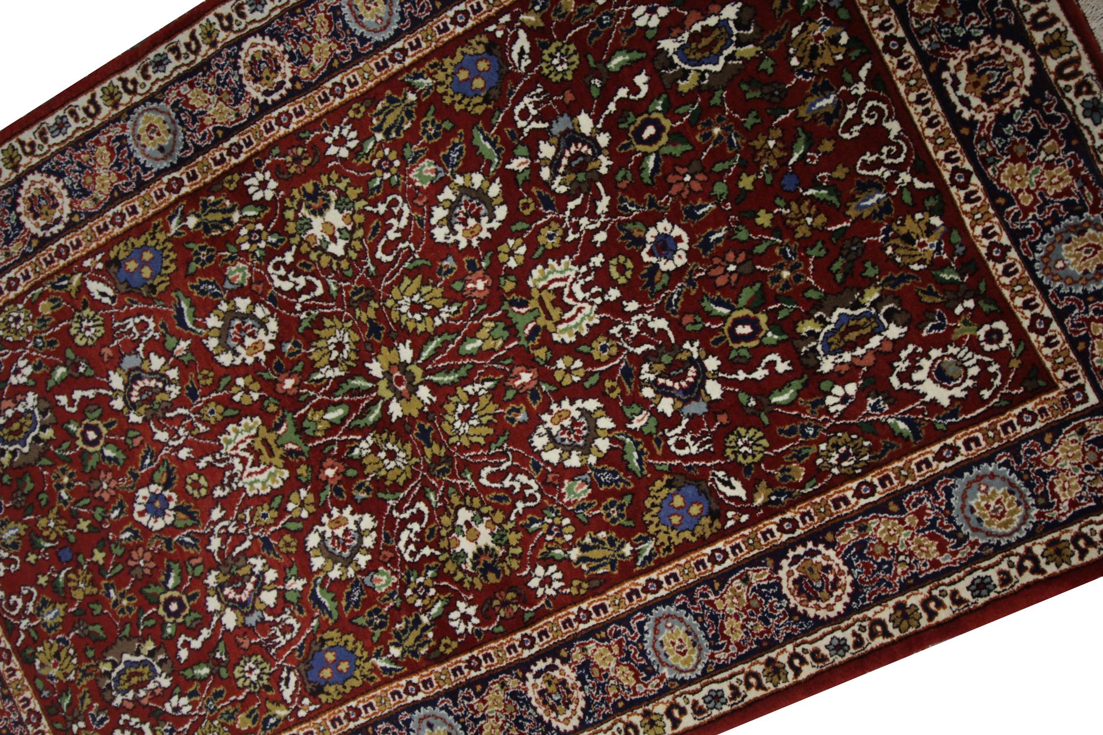 Agra Petit tapis indien vintage, tapis traditionnel fait à la main en laine rouge en vente