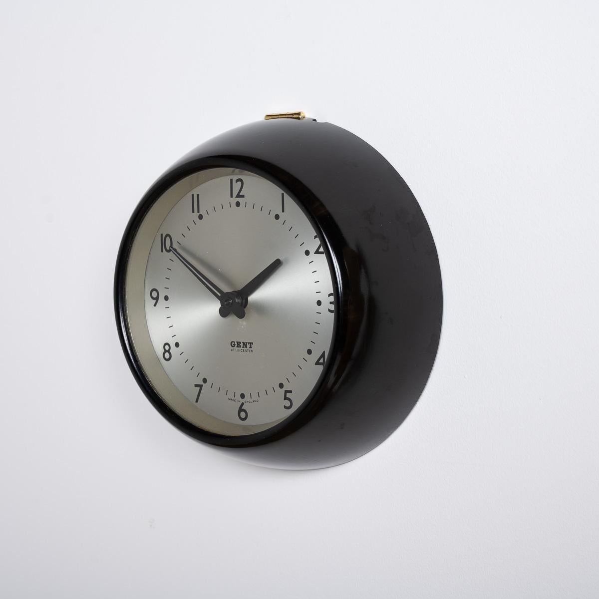 Small Vintage Industrial Bakelite Wall Clock by Gent of Leicester For Sale 4