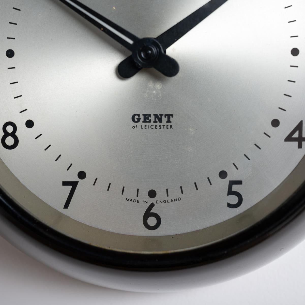 Small Vintage Industrial Bakelite Wall Clock by Gent of Leicester For Sale 6