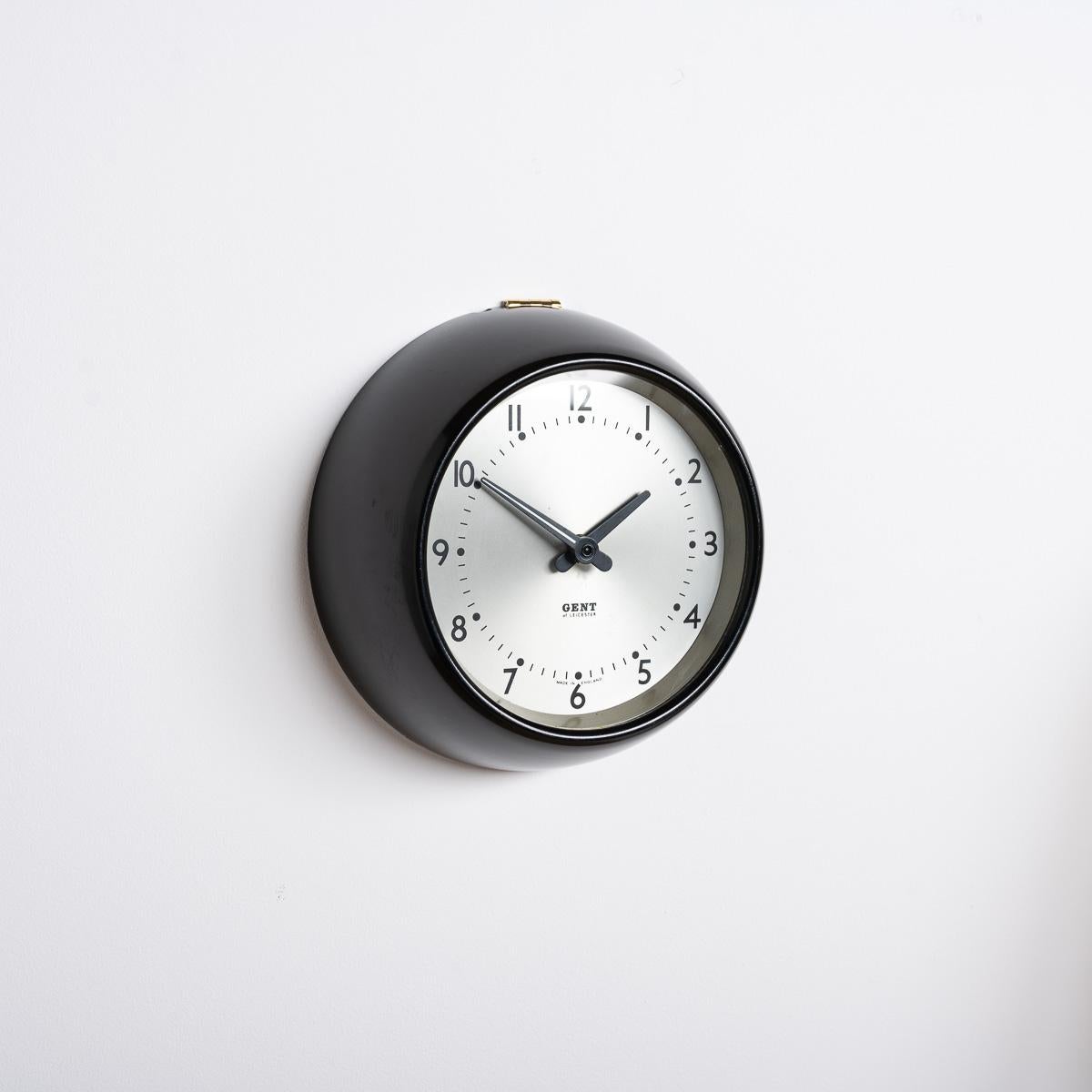 Small Vintage Industrial Bakelite Wall Clock by Gent of Leicester For Sale 2