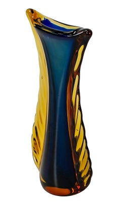 Kleine, handgefertigte Vintage-Vase aus italienischem Murano Glass Sommerso