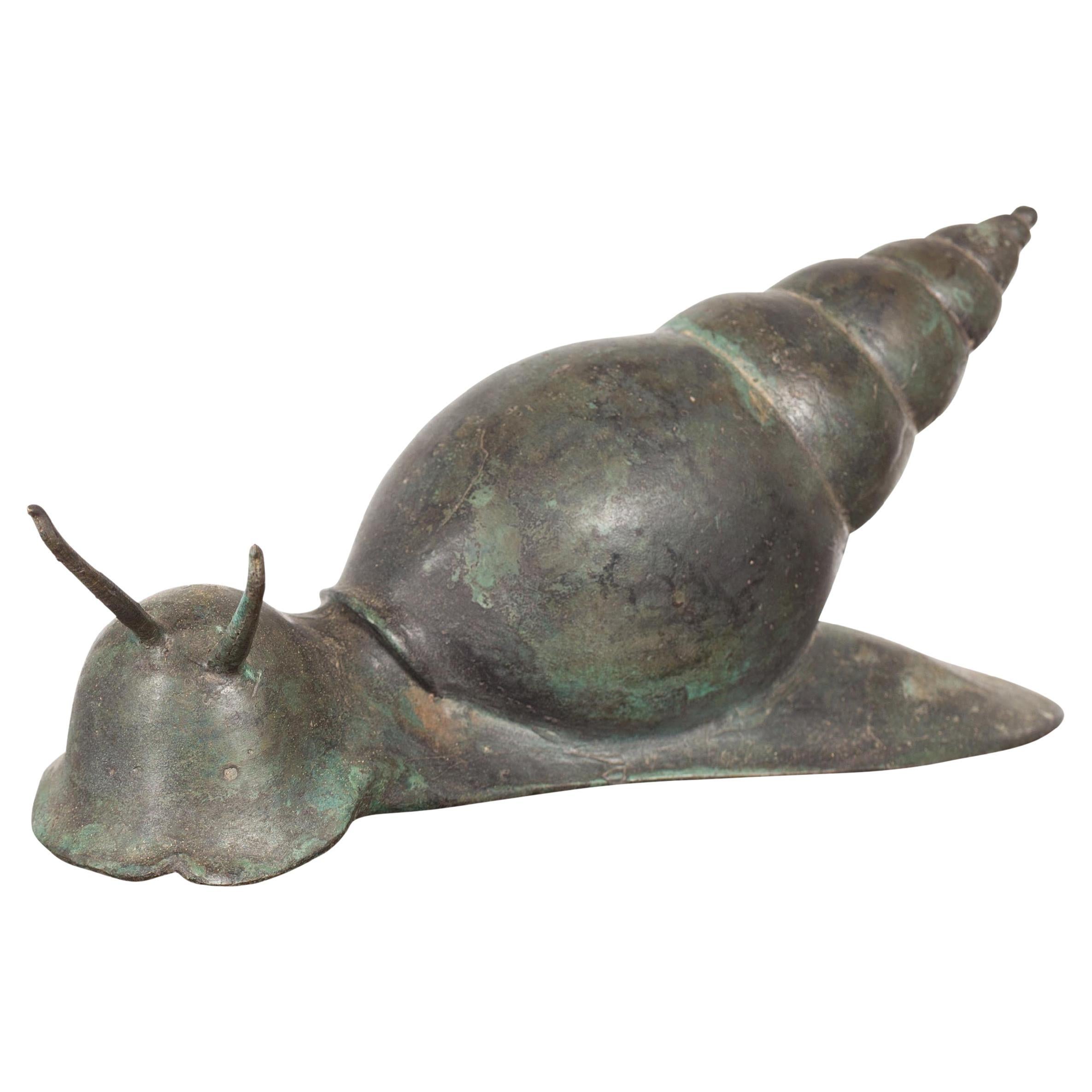 Petite sculpture vintage d'escargot en bronze moulé à la cire perdue avec patine Verde