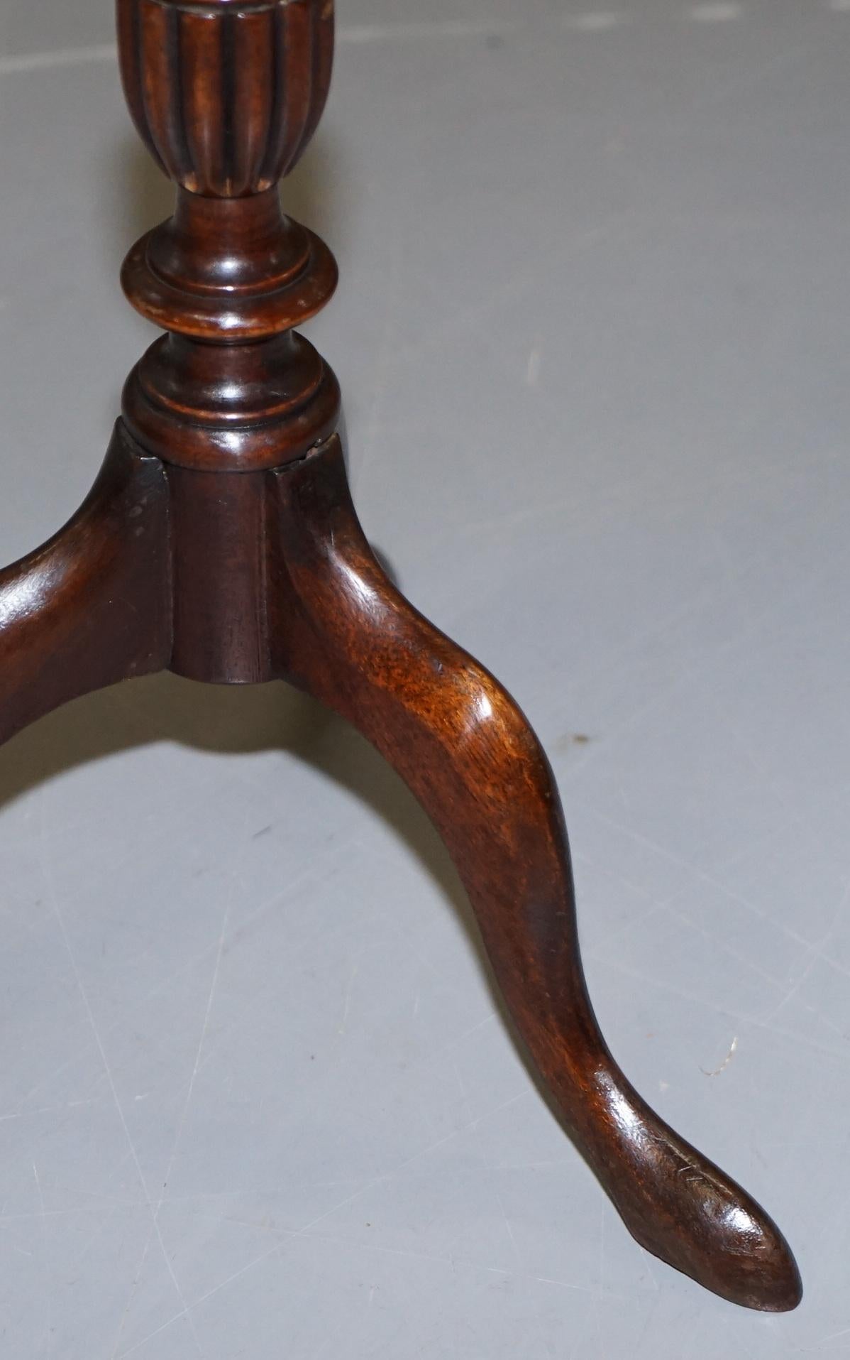 Small Vintage Mahogany Tripod Lamp Side End Wine Table Ornately Turned Column 4