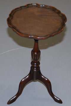 Small Vintage Mahogany Tripod Lamp Side End Wine Table Ornately Turned Column