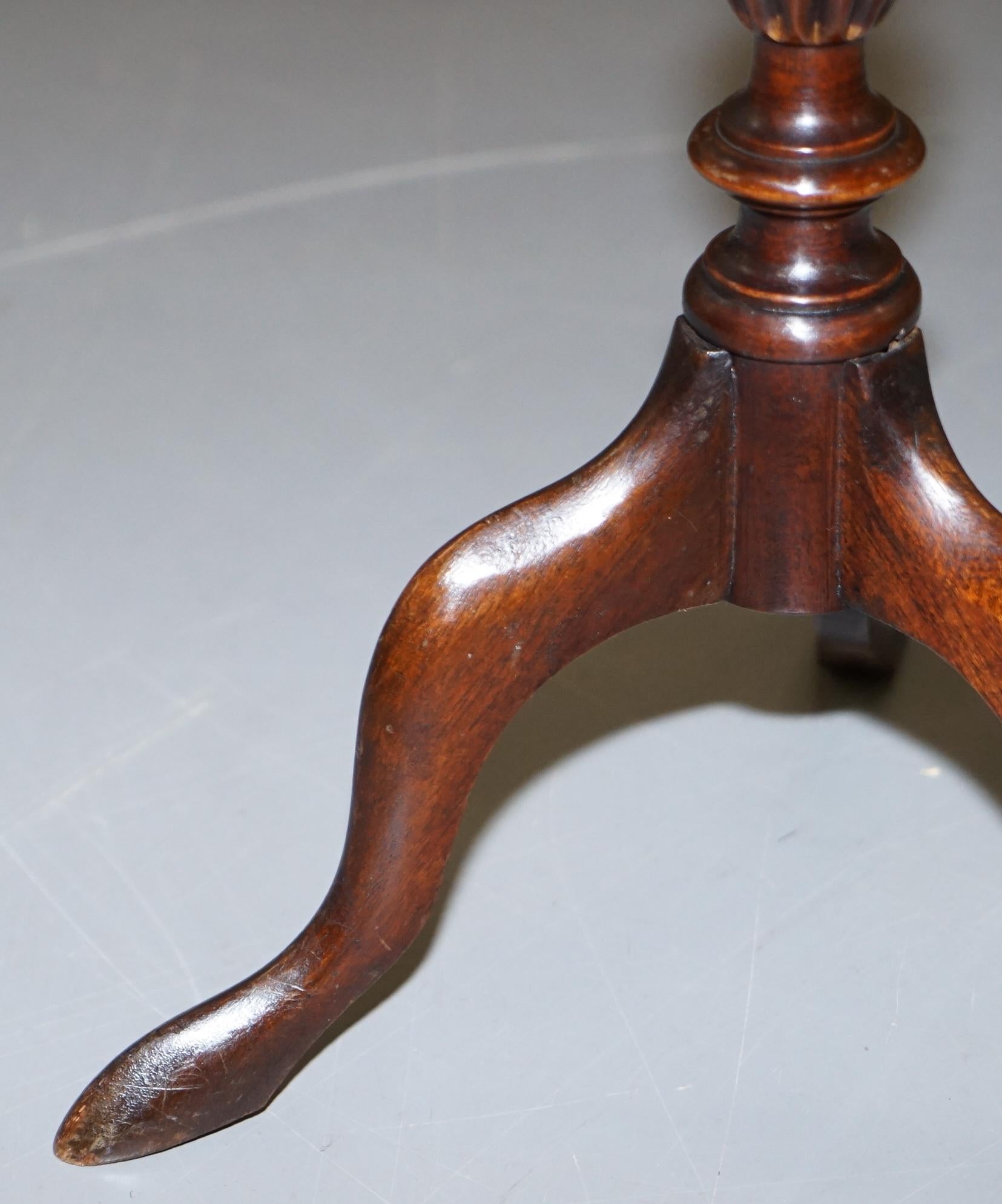 Small Vintage Mahogany Tripod Lamp Side End Wine Table Ornately Turned Column 3