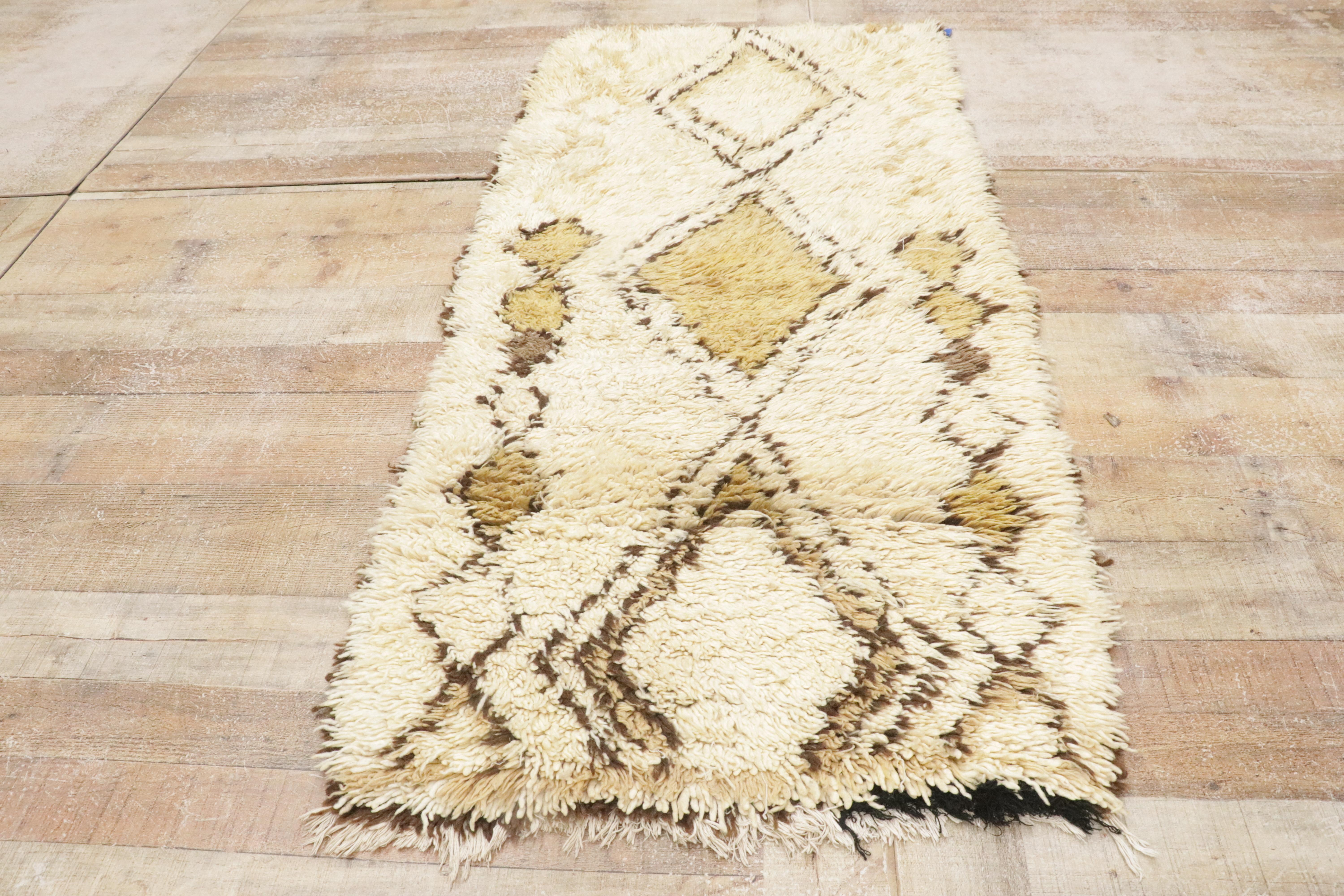1960's Berber Moroccan Carpet with Modern Tribal Style For Sale 7