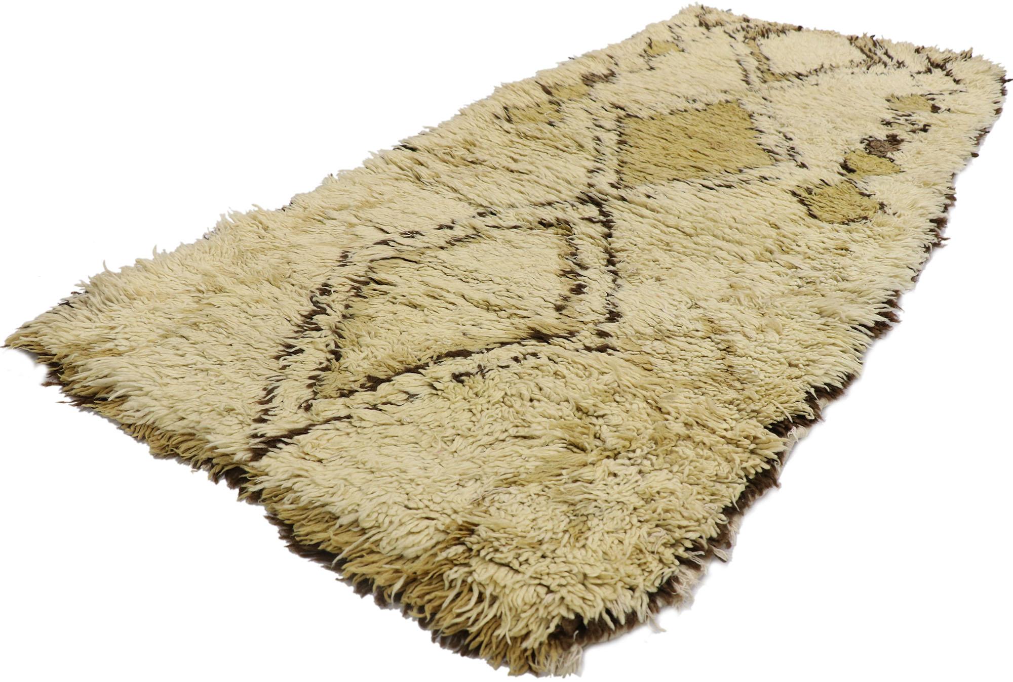 21564 Vintage Berber Moroccan Rug, 02'05 x 05'03.
Emanating rugged charm with nomadic style, this hand knotted wool vintage Berber Moroccan rug is a captivating vision of woven beauty. The detailed tribal design and neutral colors woven into this