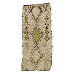 Petit tapis marocain vintage, le luxe rustique et la beauté rugueuse