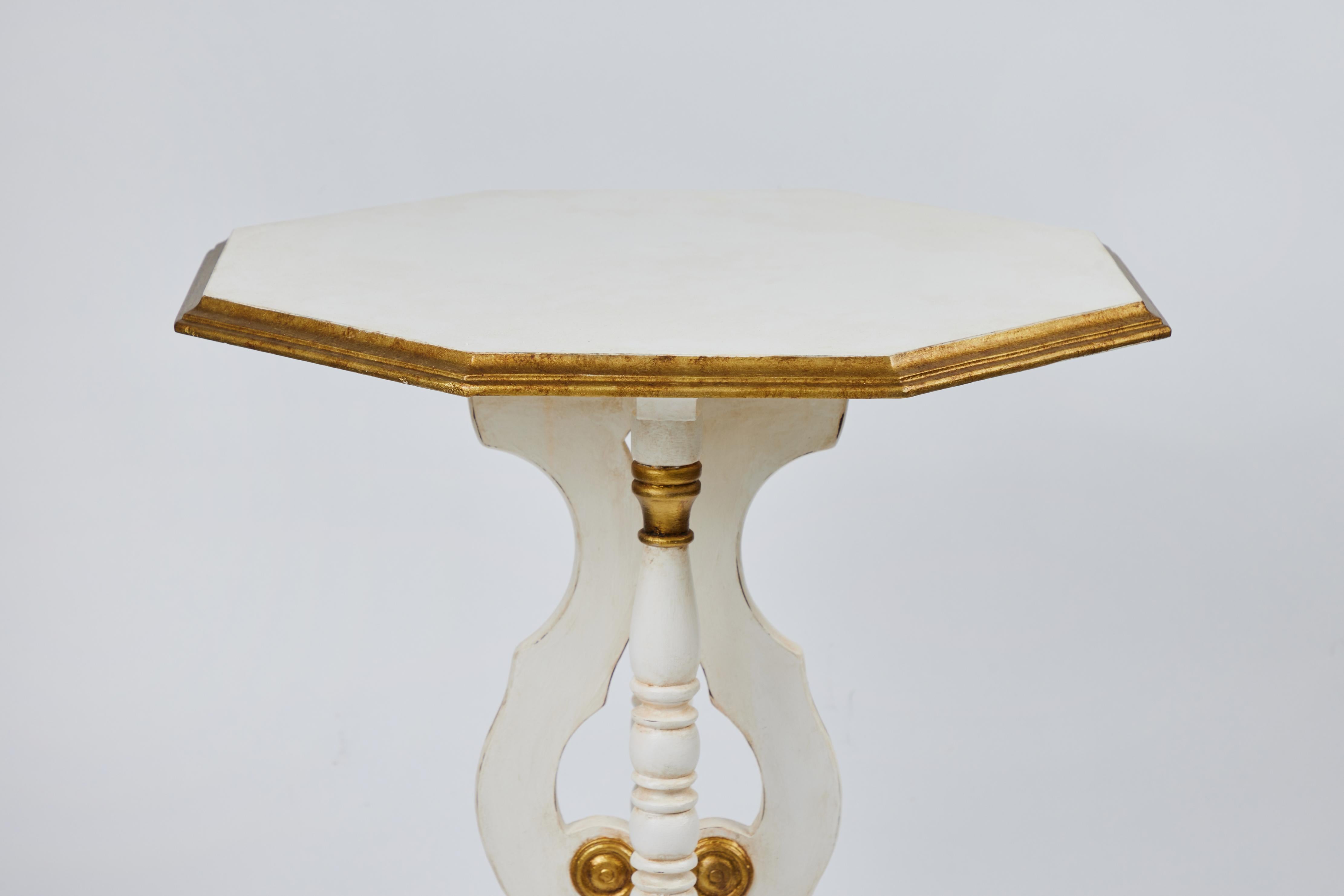 20ième siècle Petite table d'appoint octogonale vintage en vente