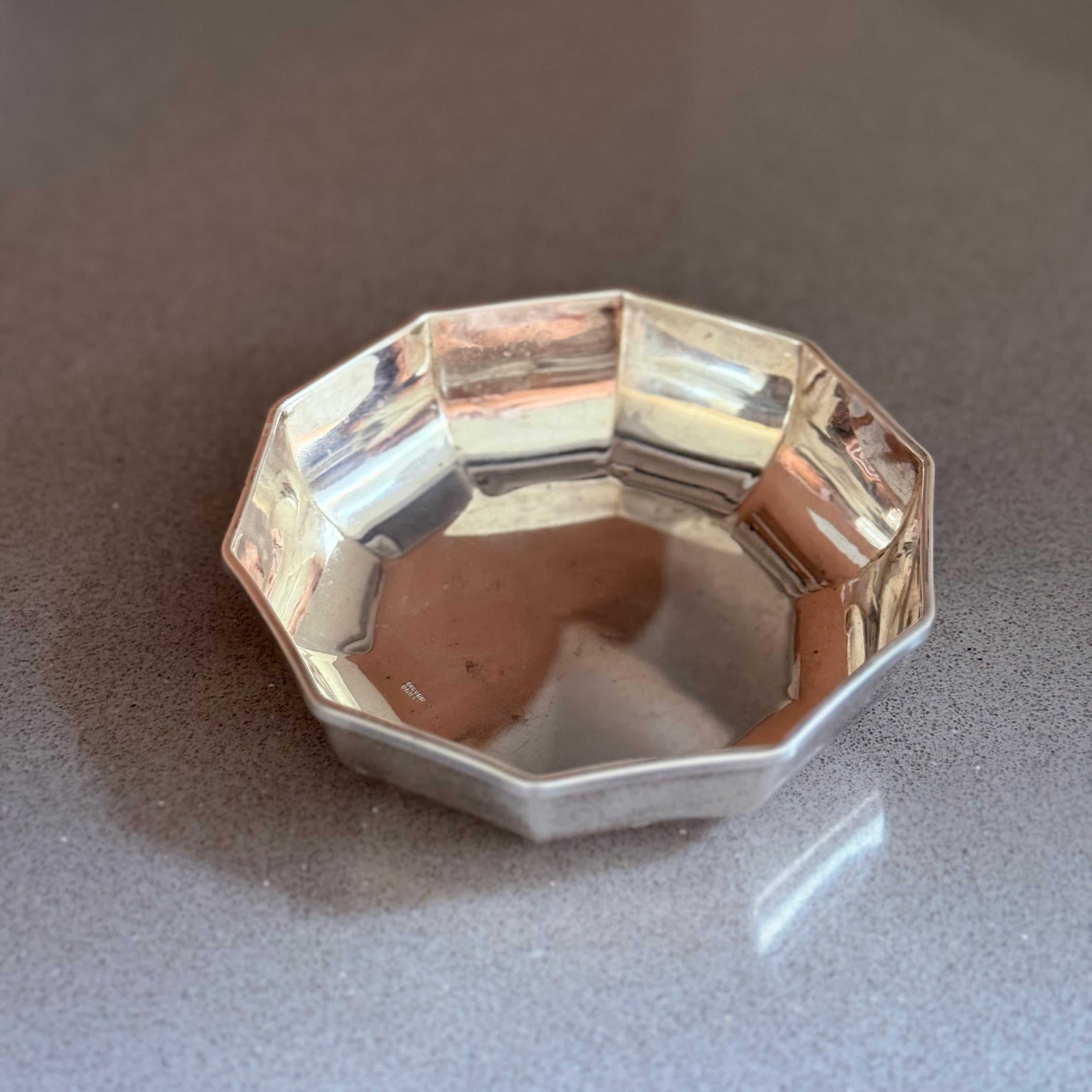 Small Vintage Octagonal Silver-Plated Bowl by Old Hall England, Timeless Design (Englisch) im Angebot