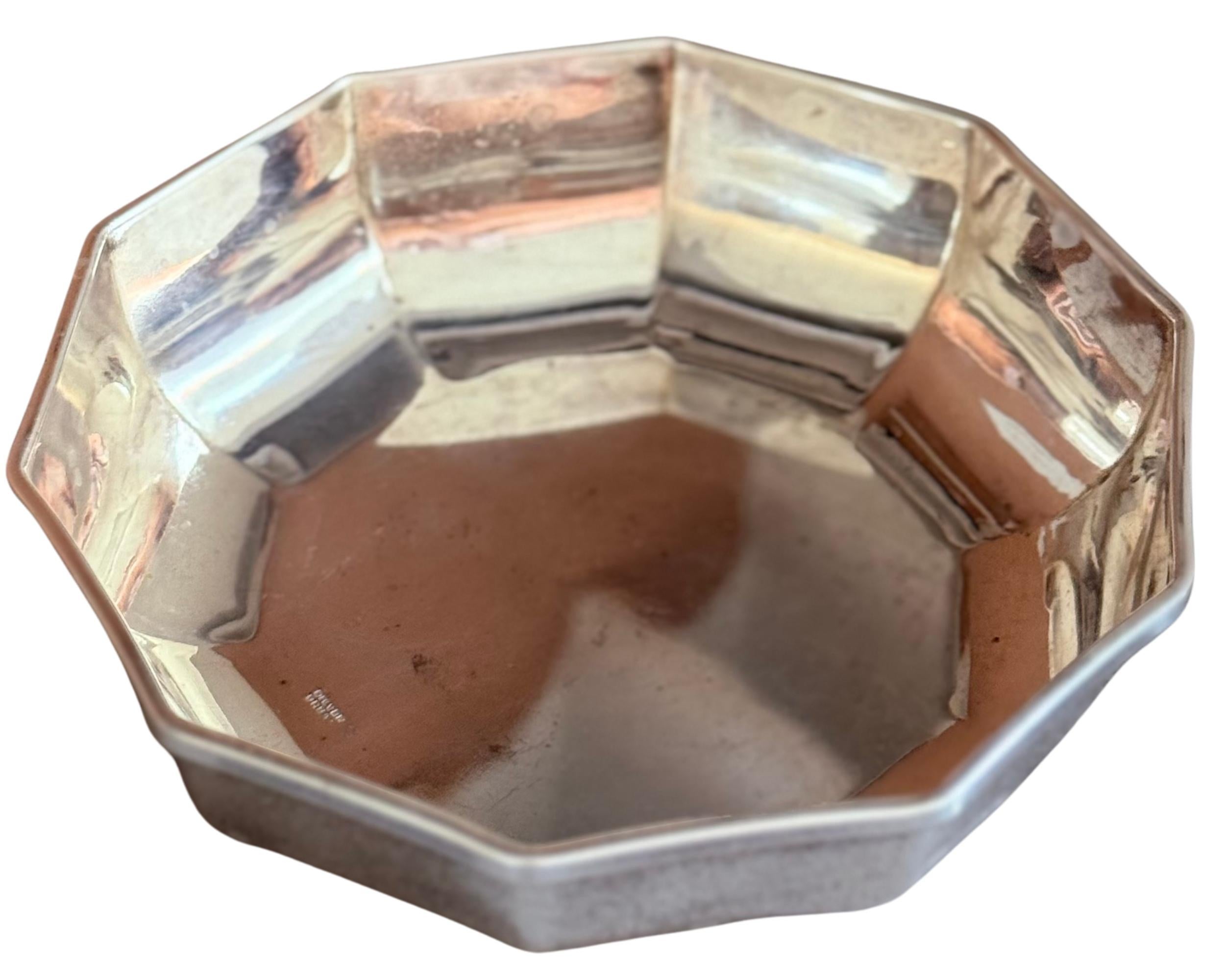 Small Vintage Octagonal Silver-Plated Bowl by Old Hall England, Timeless Design (Frühes 20. Jahrhundert) im Angebot