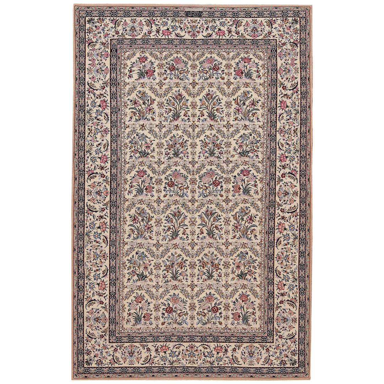 Nazmiyal Collection Vintage Persian Isfahan Rug. 4 ft 2 in x 6 ft 8 in