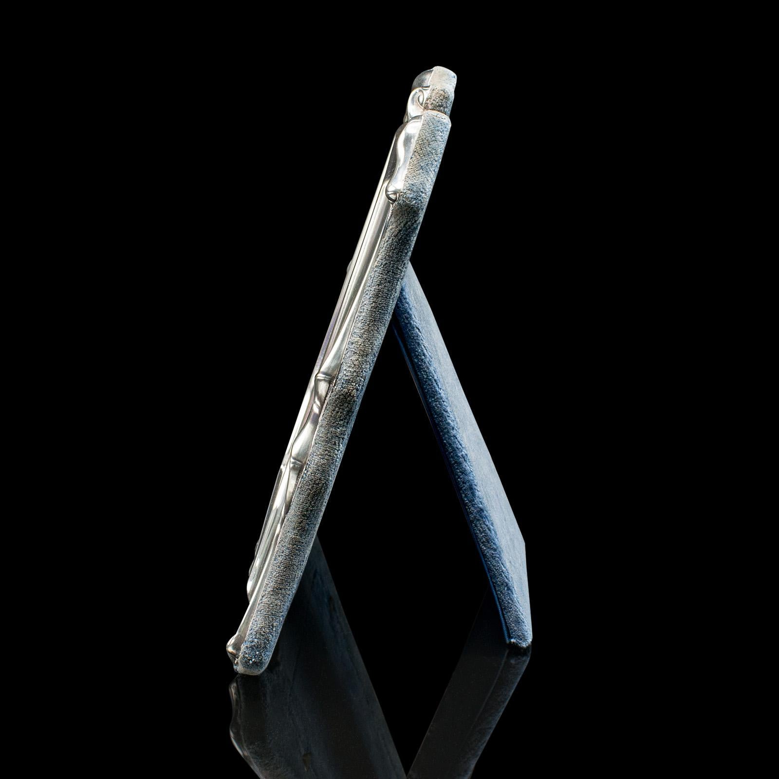 Piccolo portafoto d'epoca, inglese, portafoto placcato in argento, Art Deco, 1930 In condizioni buone in vendita a Hele, Devon, GB