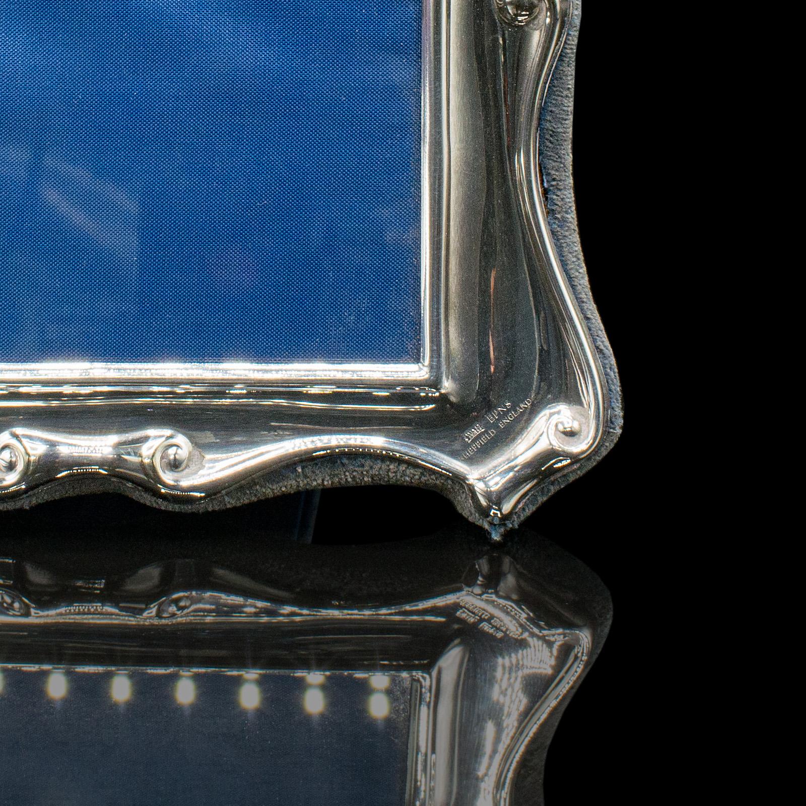 Piccolo portafoto d'epoca, inglese, portafoto placcato in argento, Art Deco, 1930 in vendita 1