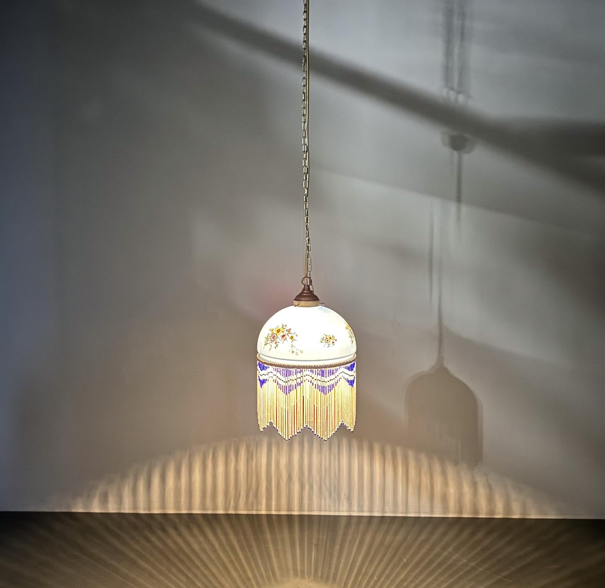 Piccola lampada a sospensione in vetro pressato vintage, Cecoslovacchia in vendita 1