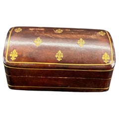 Petite boîte à bijoux en cuir rouge Fleur-De-Lis, Italie