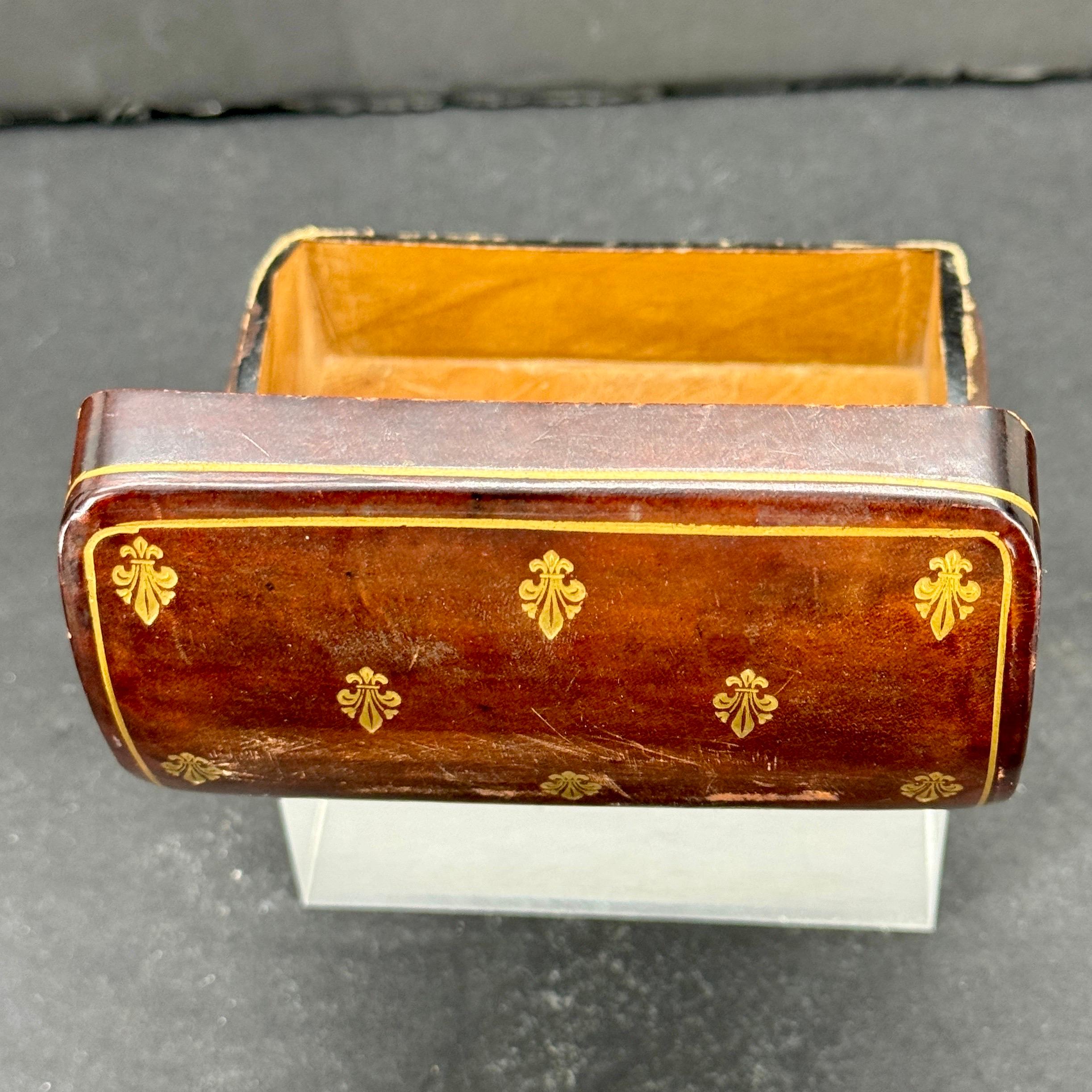 Small Vintage Red Leather Jewelry Box Fleur-De-Lis, Italy For Sale 1