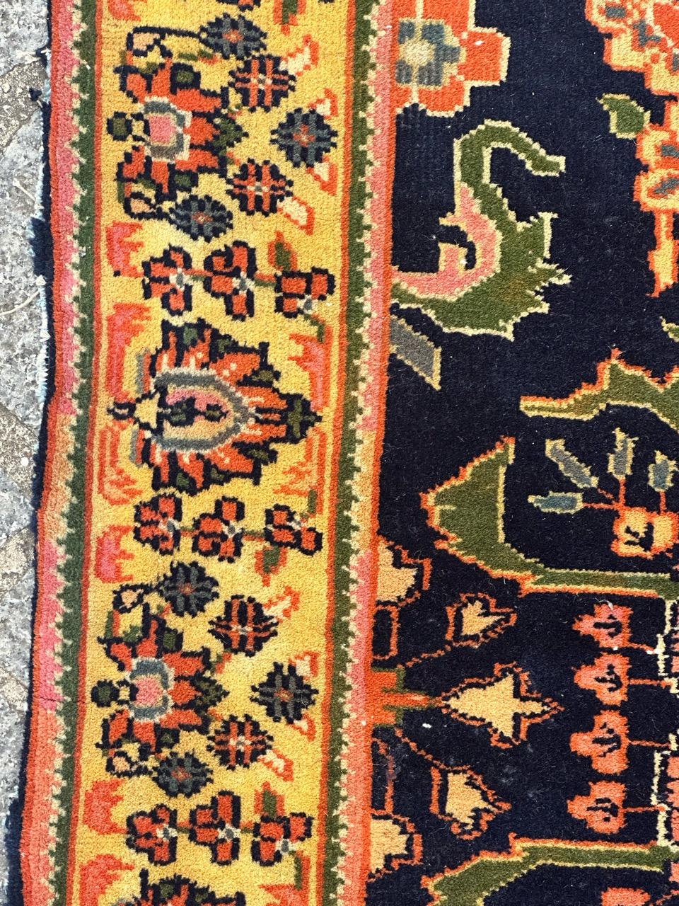 Small Vintage Sarouk rug For Sale 2