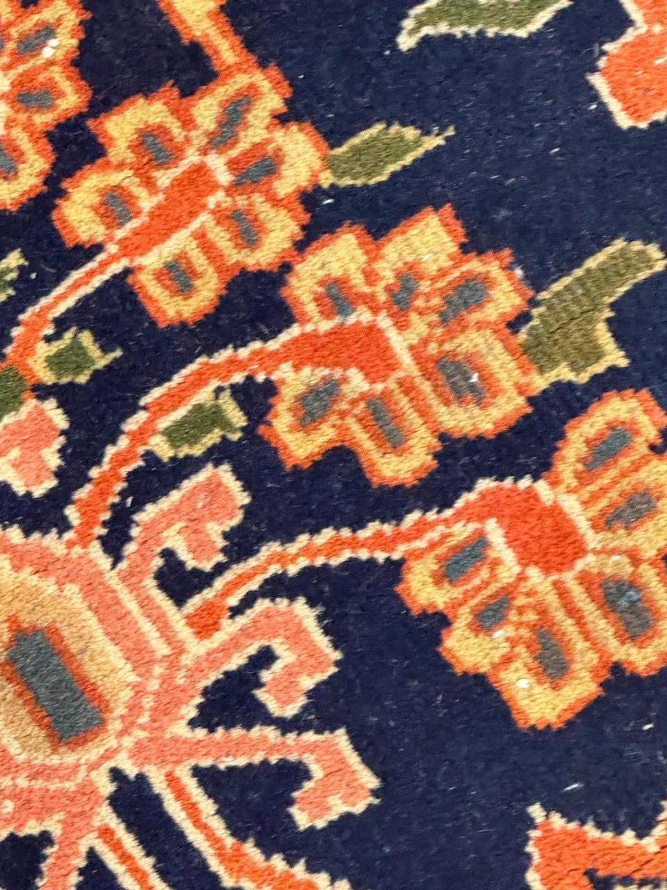 Small Vintage Sarouk rug For Sale 6