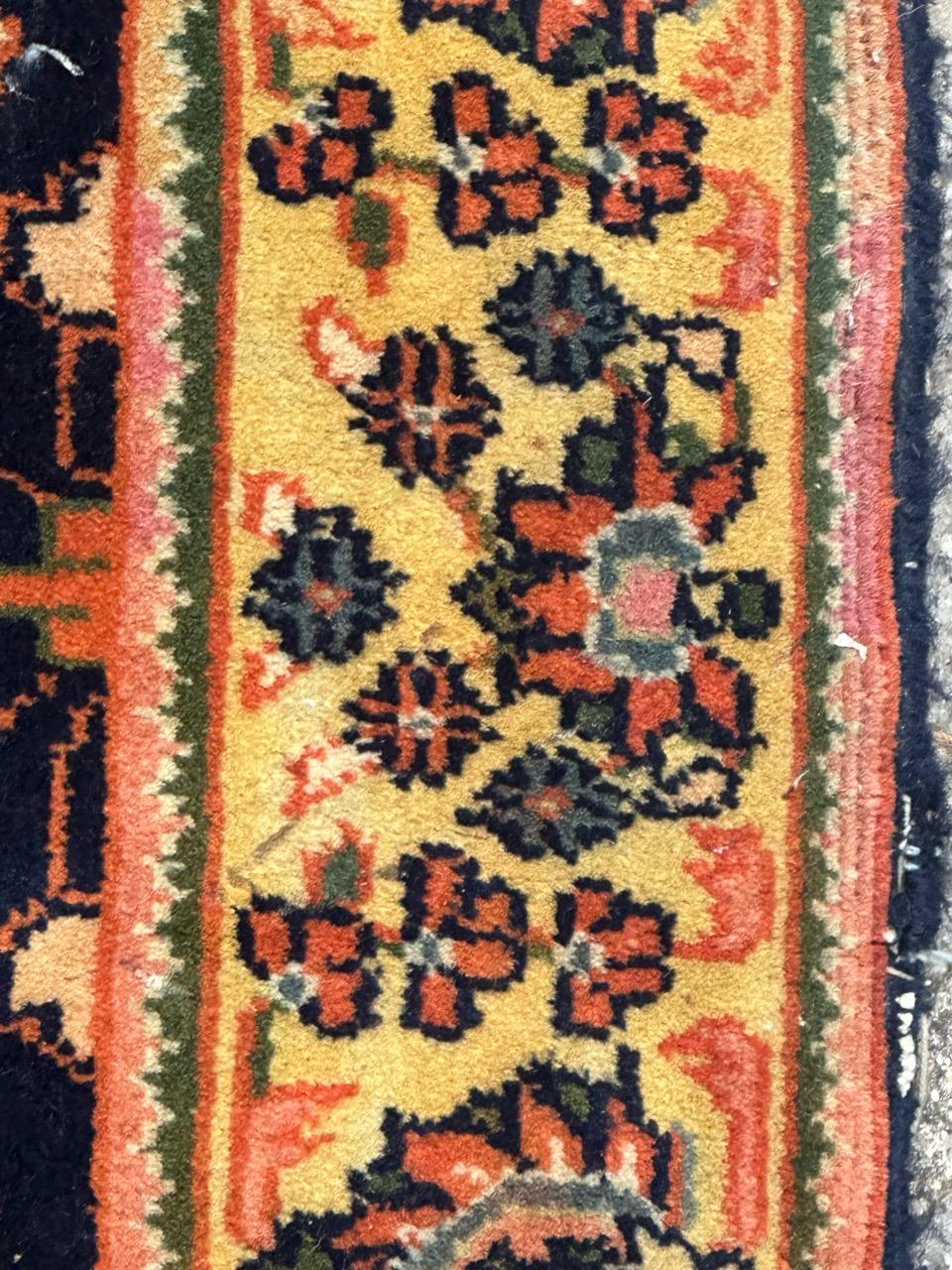 Small Vintage Sarouk rug For Sale 7