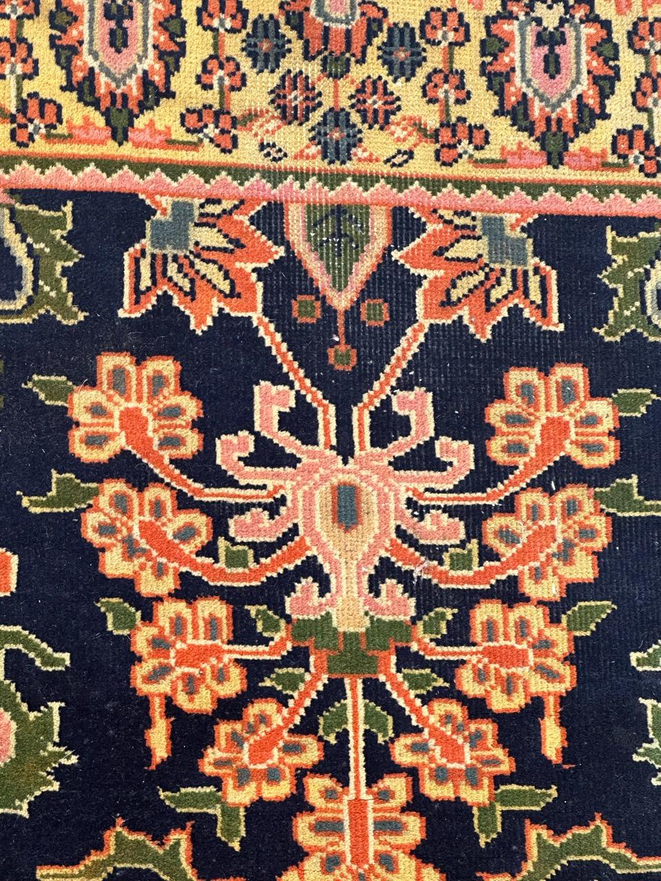 Small Vintage Sarouk rug In Good Condition For Sale In Saint Ouen, FR