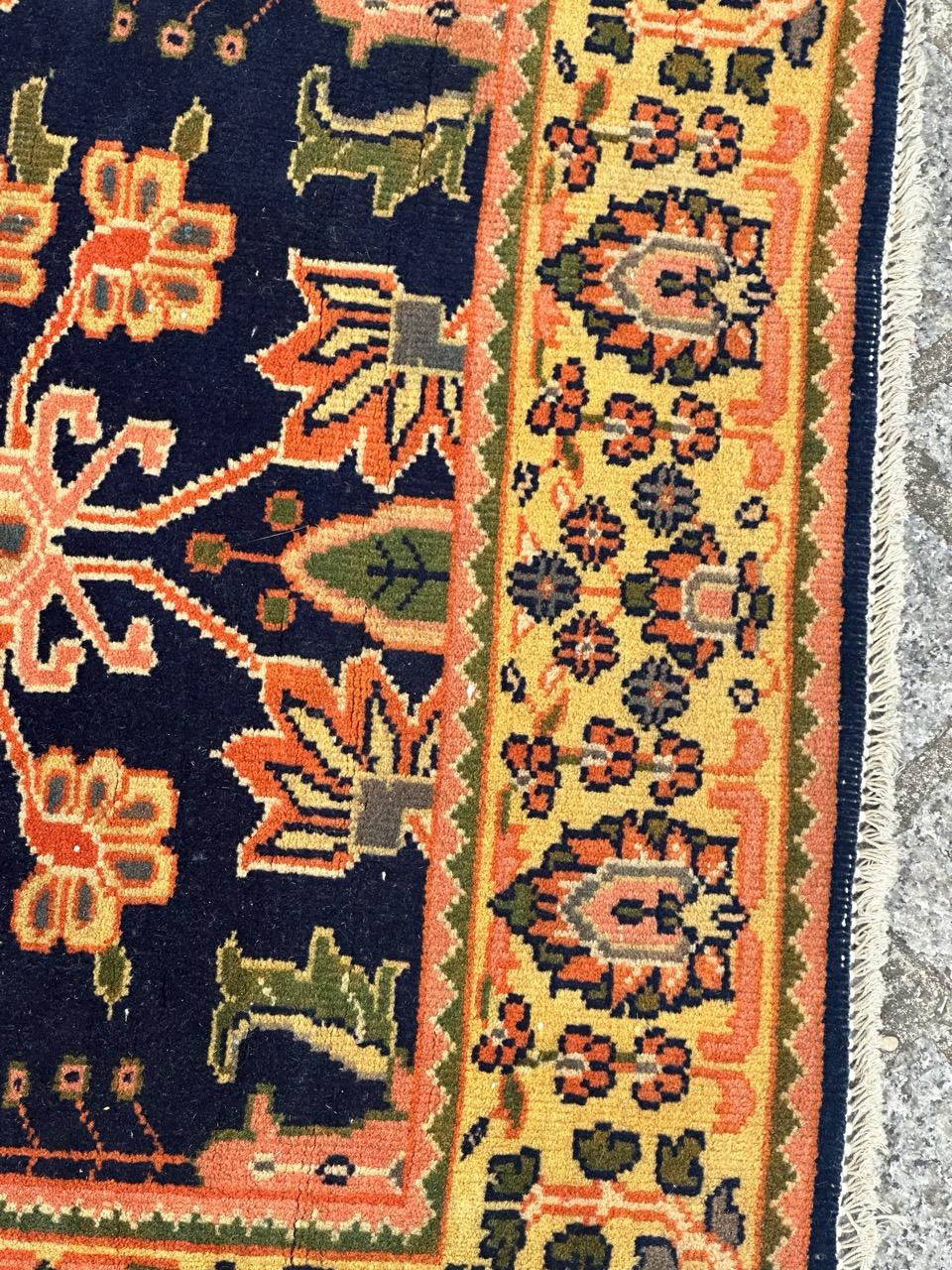 Wool Small Vintage Sarouk rug For Sale