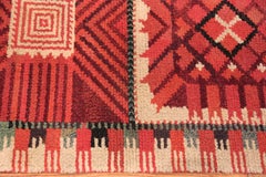 Small Vintage Scandinavian Marta Maas Rug. 2 ft 5 in x 3 ft 8 in (0.74m x 1.12m)