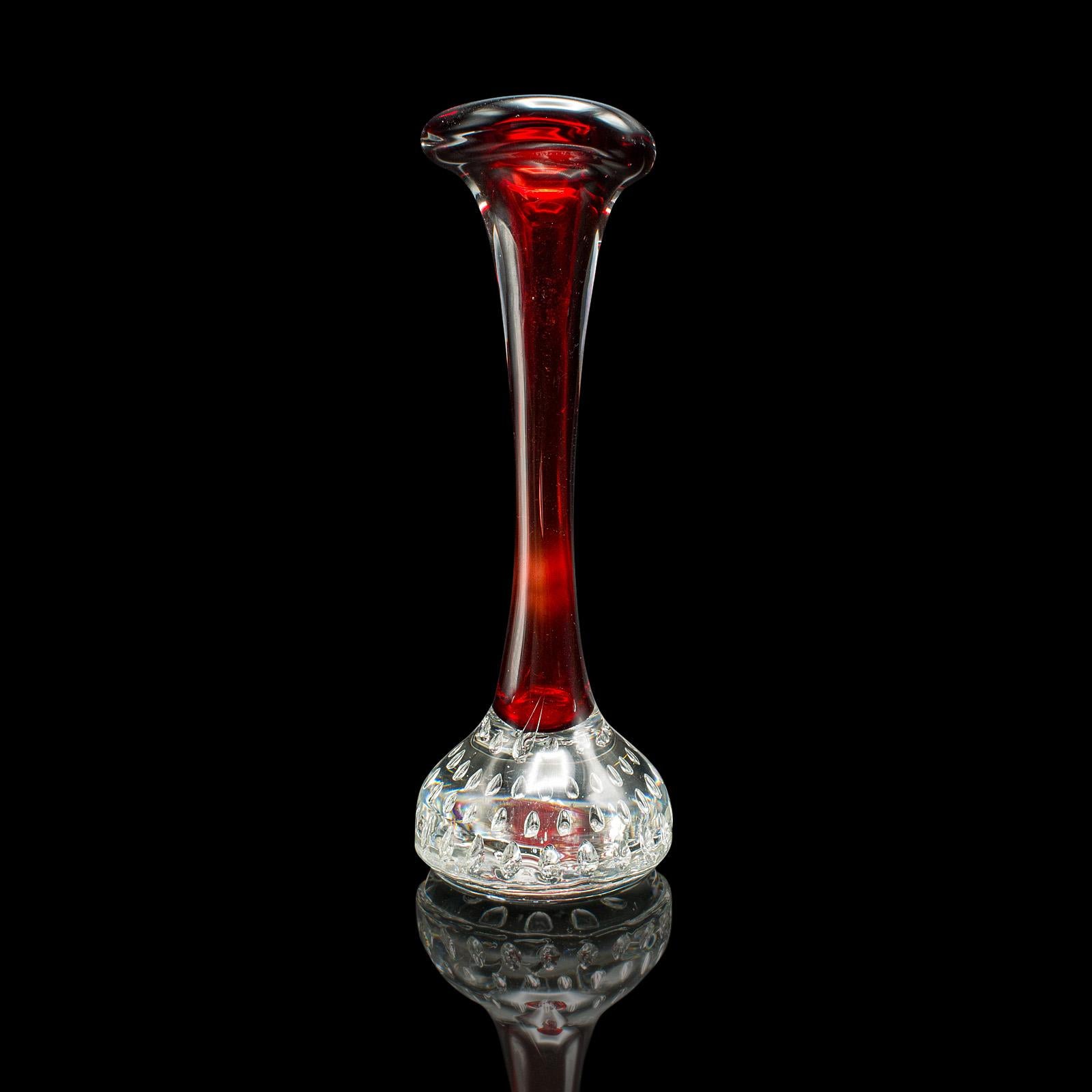 Mid-Century moderno Piccolo vaso scandinavo d'epoca a pose, danese, vetro artistico, manico di fiori, C.C. in vendita