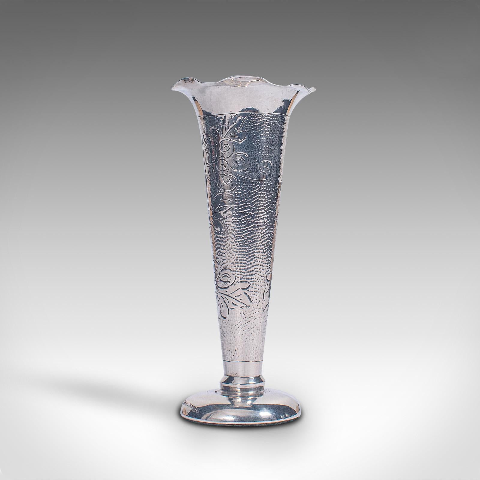 Kleine Vintage Vase mit einem Stem, Chinesisch, Sterling Silber, Dekorative Posy Flute (Britisch) im Angebot
