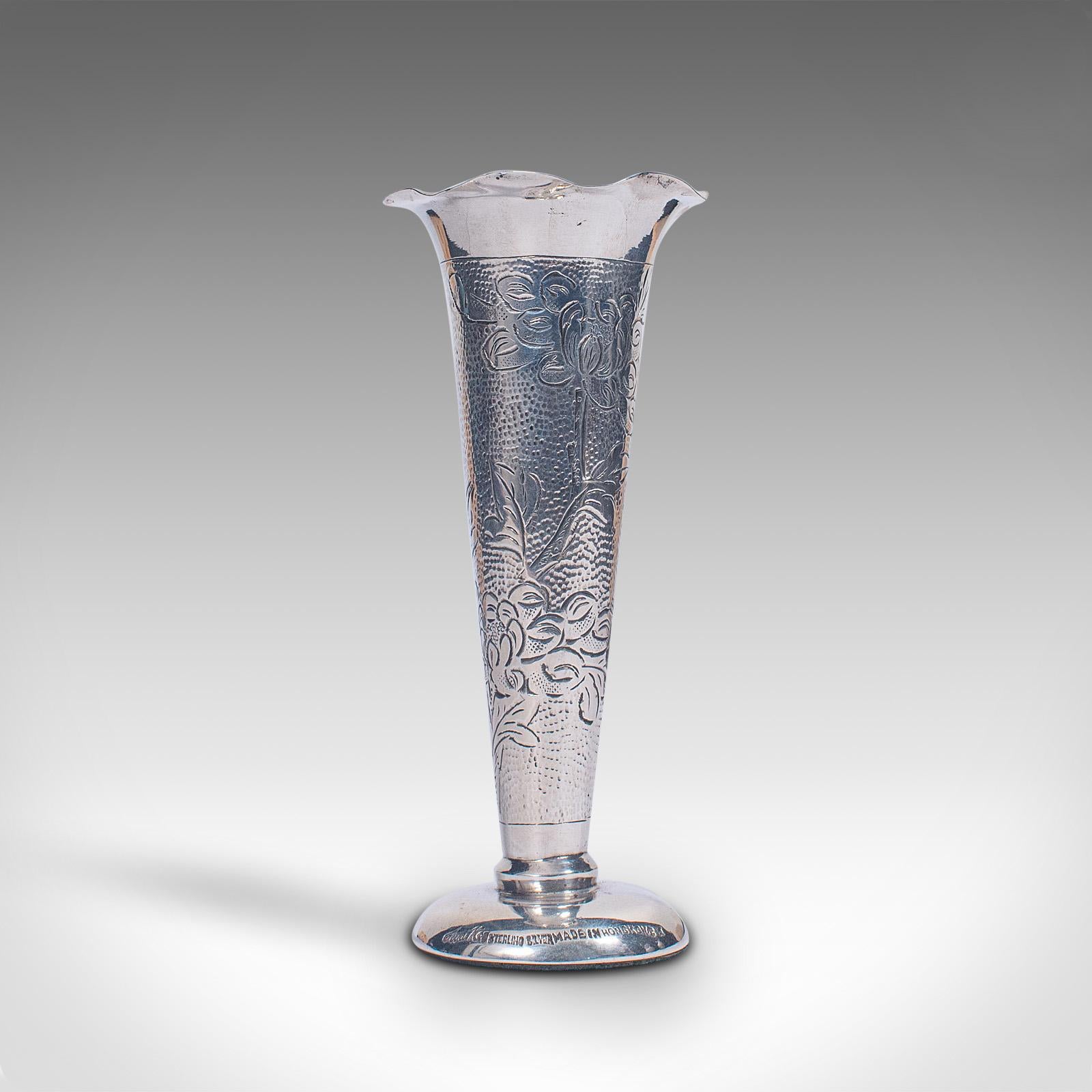 Kleine Vintage Vase mit einem Stem, Chinesisch, Sterling Silber, Dekorative Posy Flute im Zustand „Gut“ im Angebot in Hele, Devon, GB