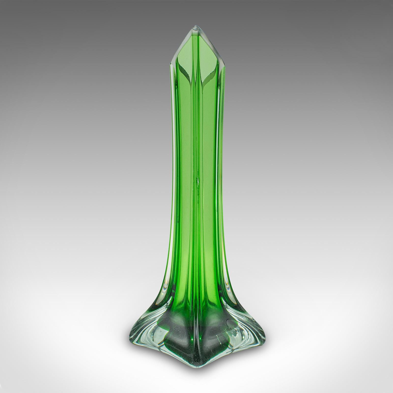 Kleine Vintage-Vase mit einem Stem, skandinavisch, Glas, Posy Sleeve, Mitte des Jahrhunderts (Skandinavisch) im Angebot