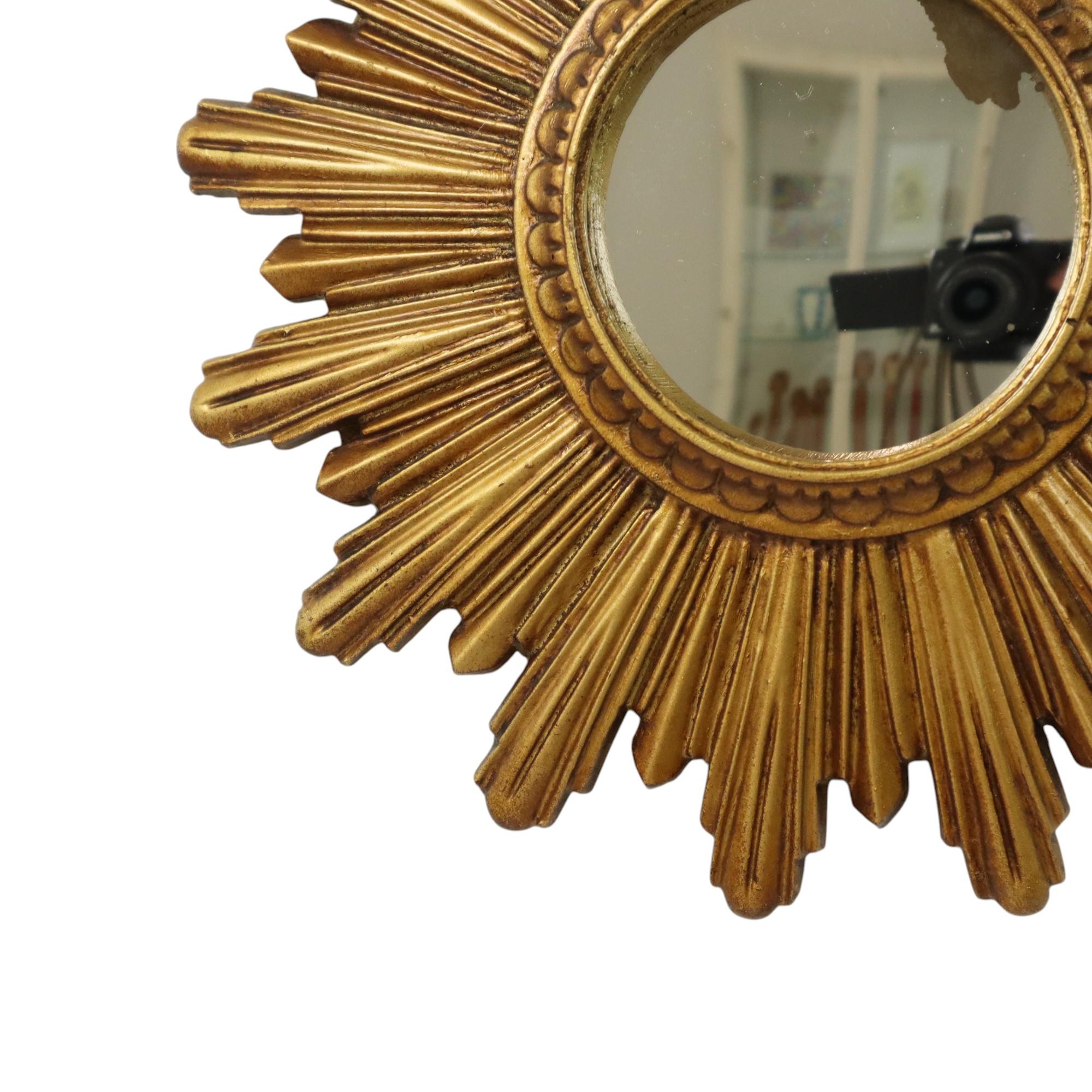 Kleine Vintage Sun Spiegel Sunburst Spiegel Harz 25cm (Moderne der Mitte des Jahrhunderts) im Angebot