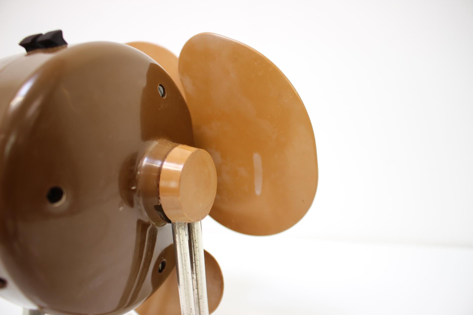 Small Vintage Table Fan, 1950's, Czechoslovakia In Good Condition For Sale In Praha, CZ