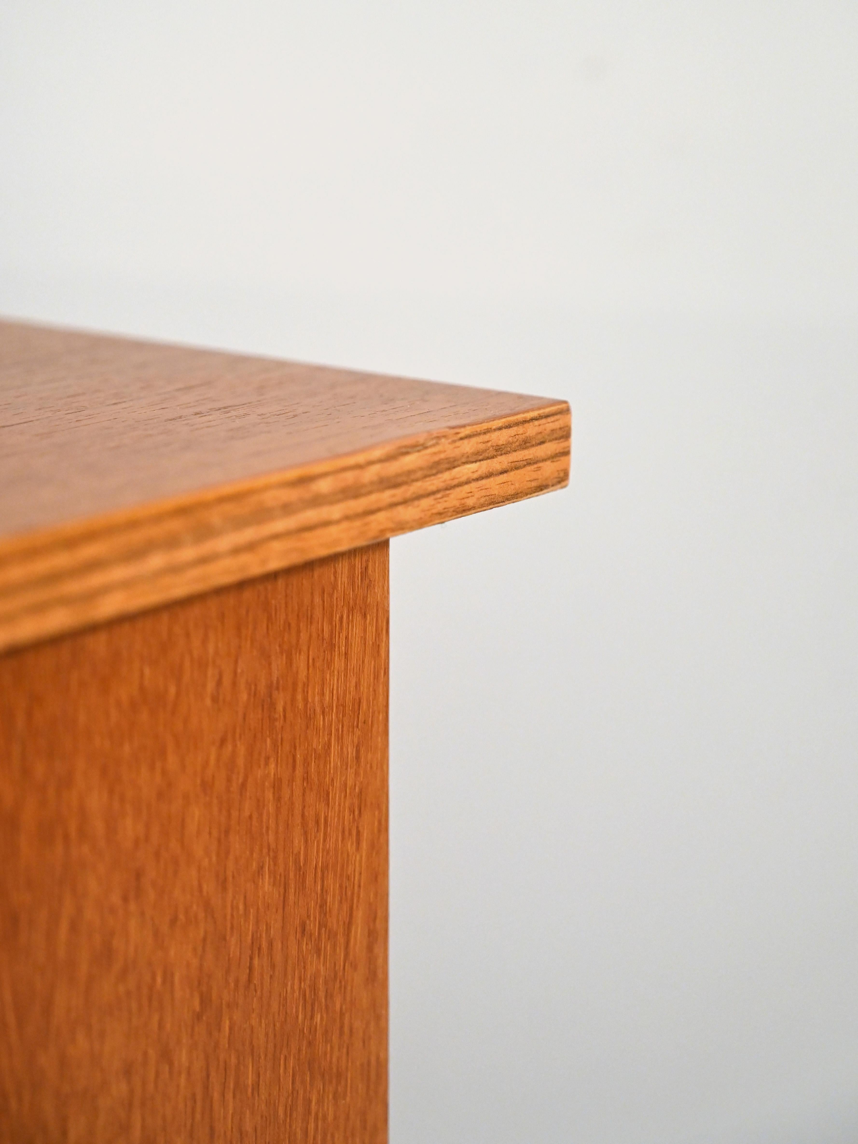 Kleiner Vintage-Schreibtisch aus Teakholz 2