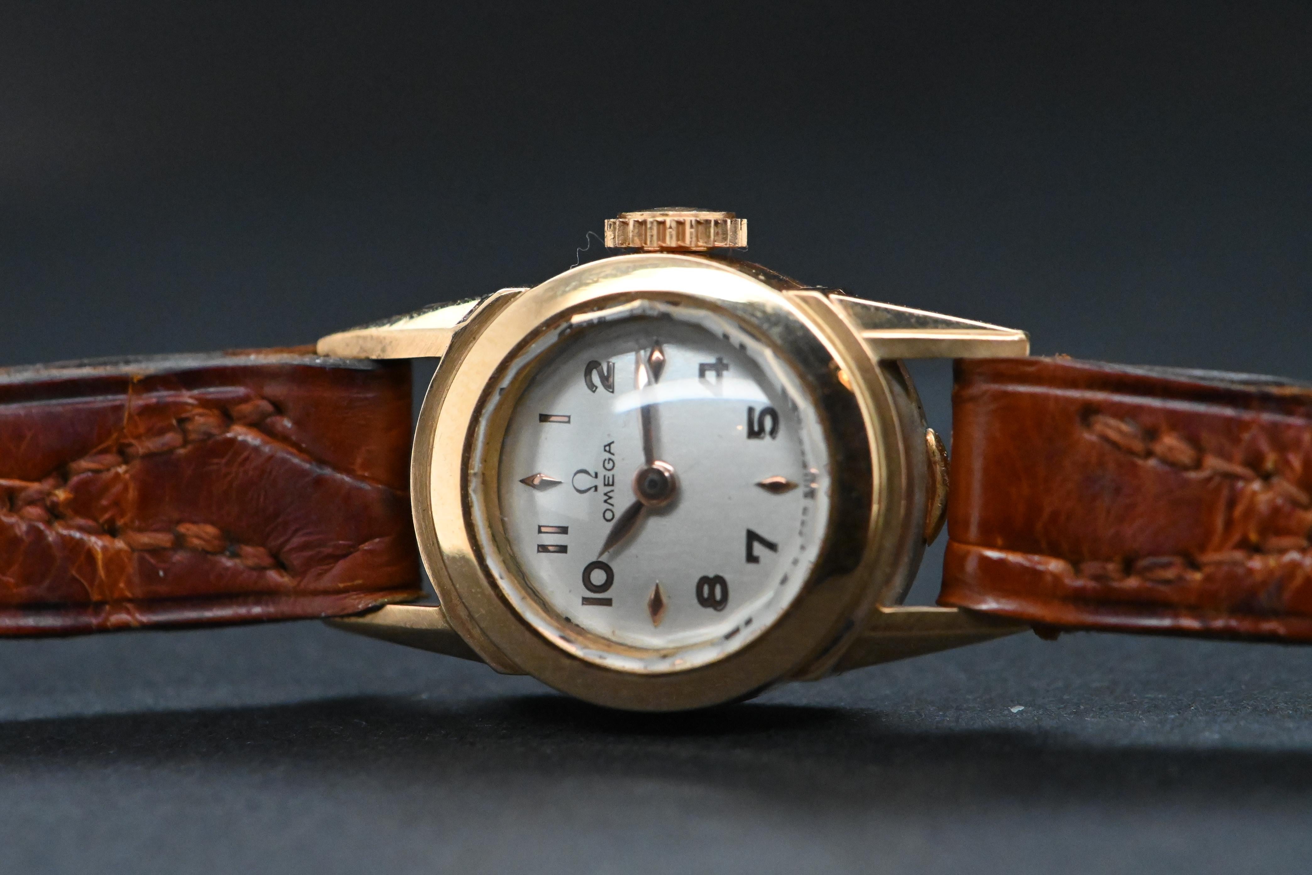 Piccolo orologio da donna vintage firmato Omega in oro 18 carati In condizioni ottime a Vannes, FR