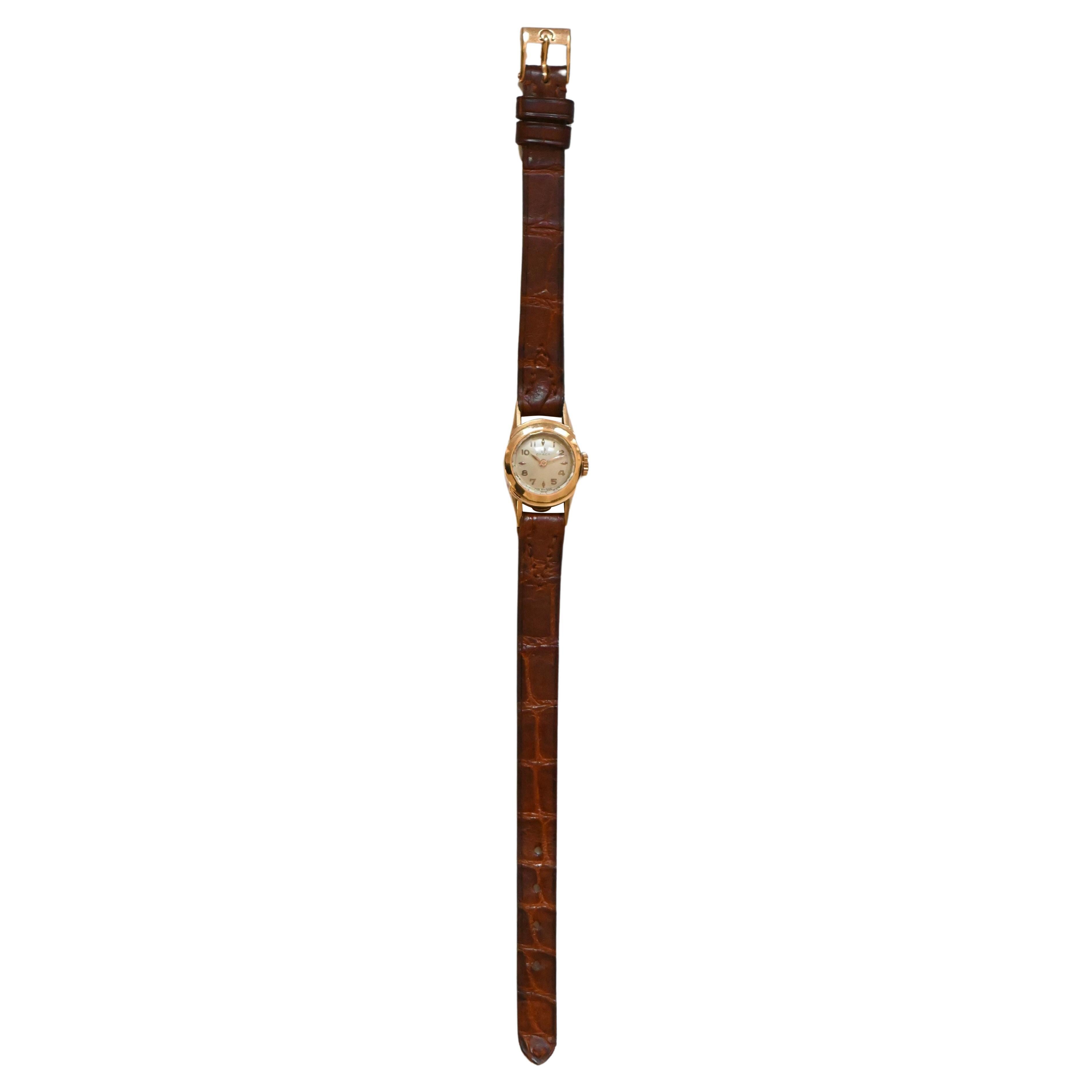 Small Vintage Women's Watch Signed Omega In 18 Carat Gold