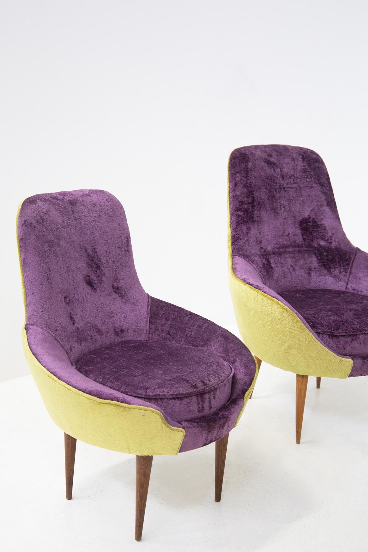 Small Vintage Wooden Armchairs in Velvet Purple and Green with Pouf In Good Condition For Sale In Milano, IT