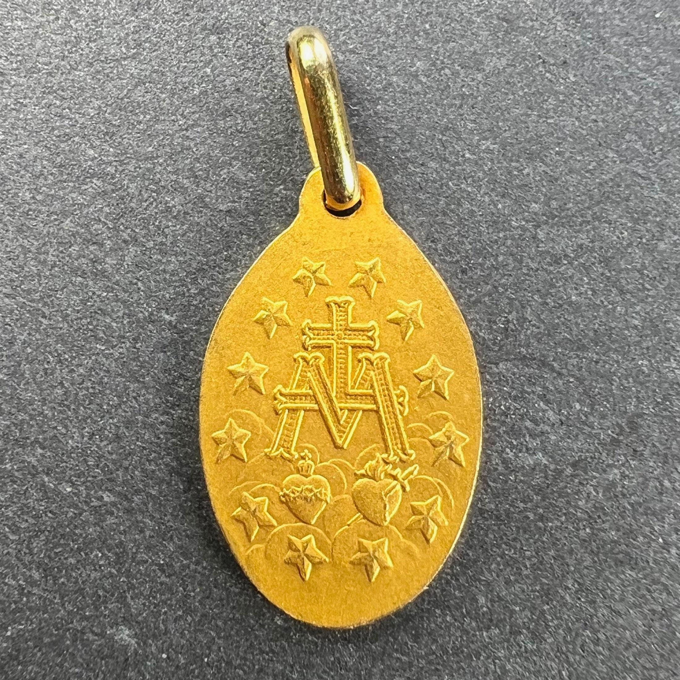 Small Virgin Mary Miraculous Medal 18K Yellow Gold Charm Pendant In Good Condition In London, GB