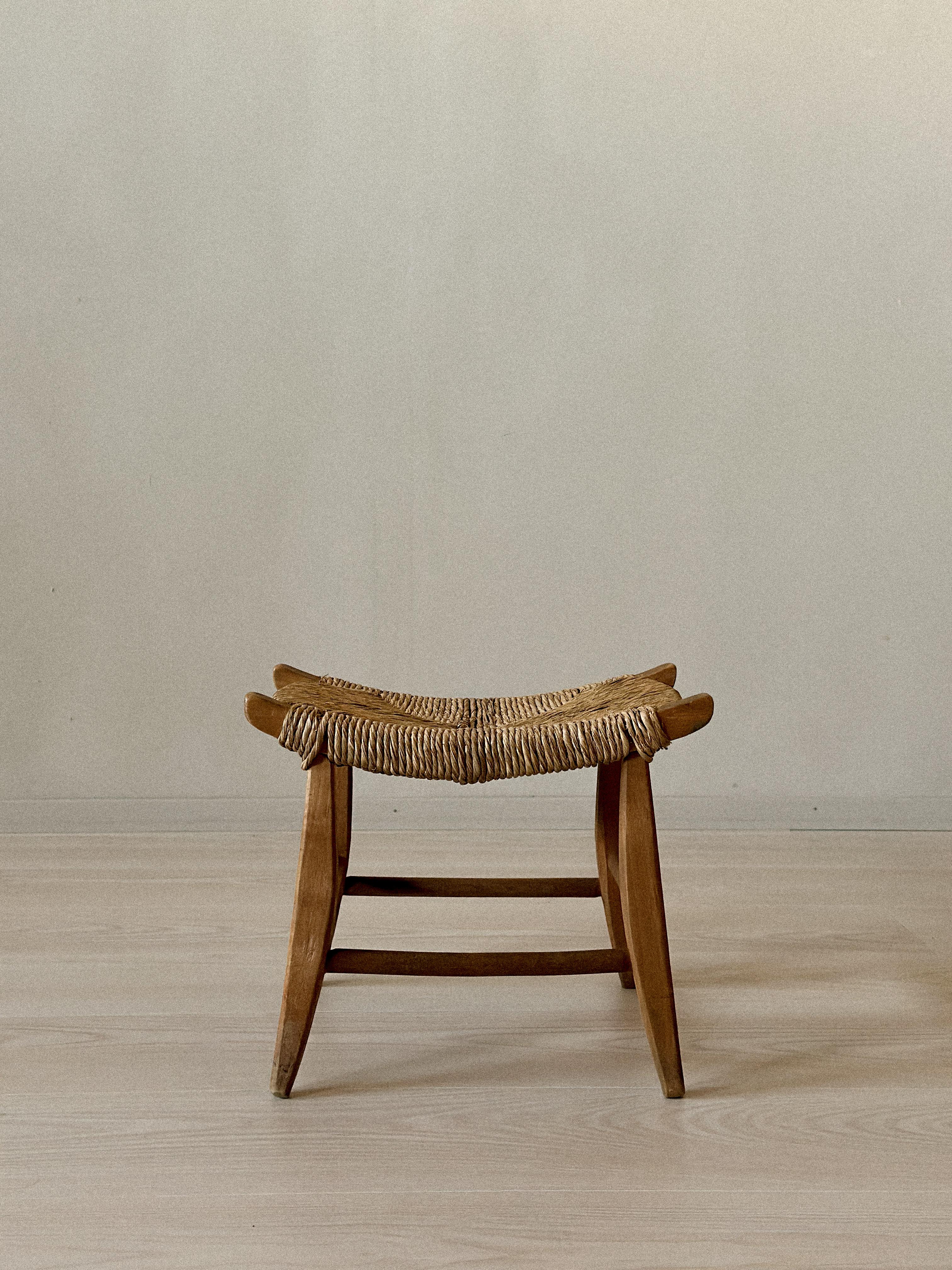 Mid-Century Modern Small Vowen Stool, Japandi style, Unknown Designer, Scandinavia c. 1960s en vente
