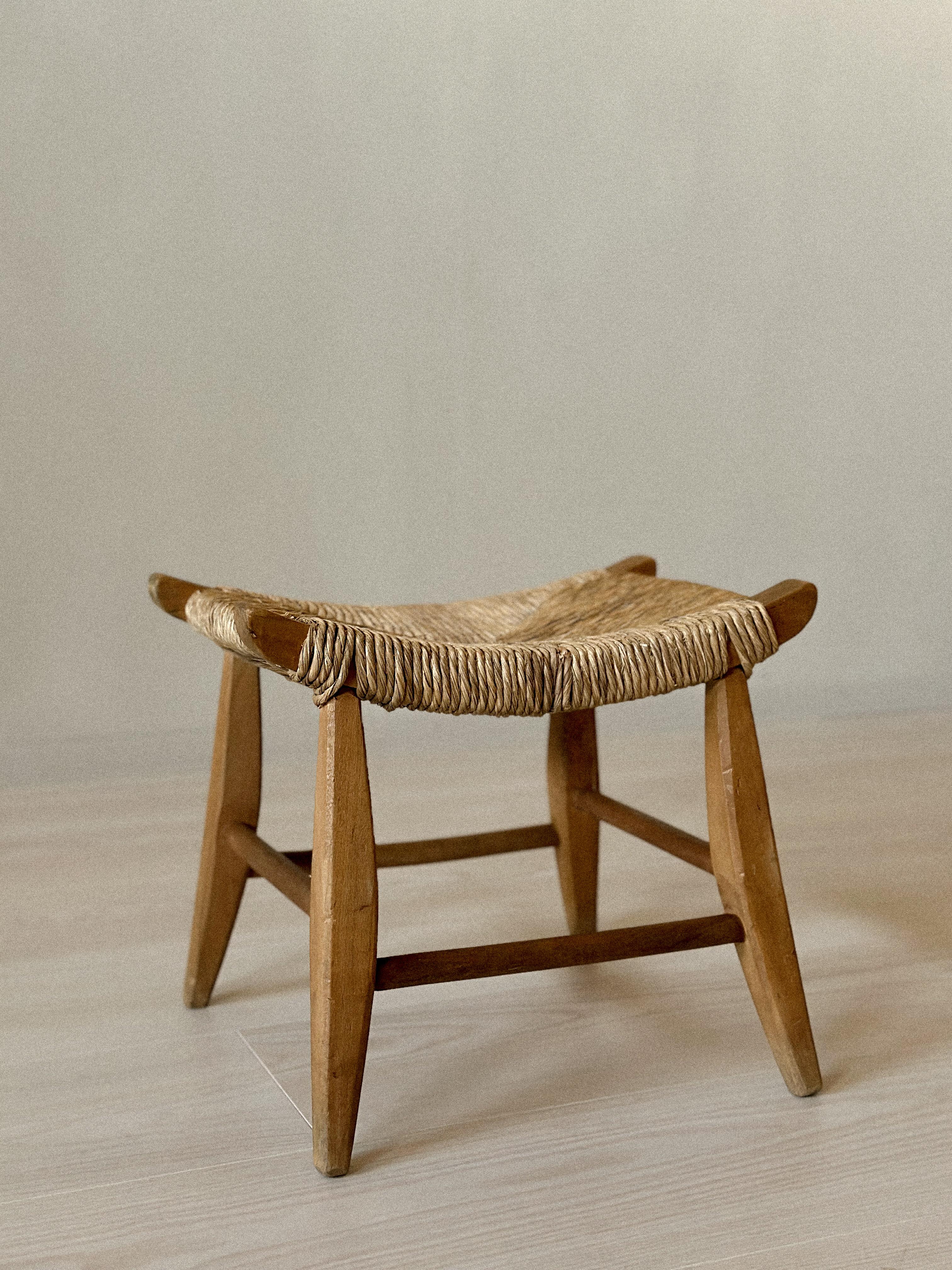 Danois Small Vowen Stool, Japandi style, Unknown Designer, Scandinavia c. 1960s en vente
