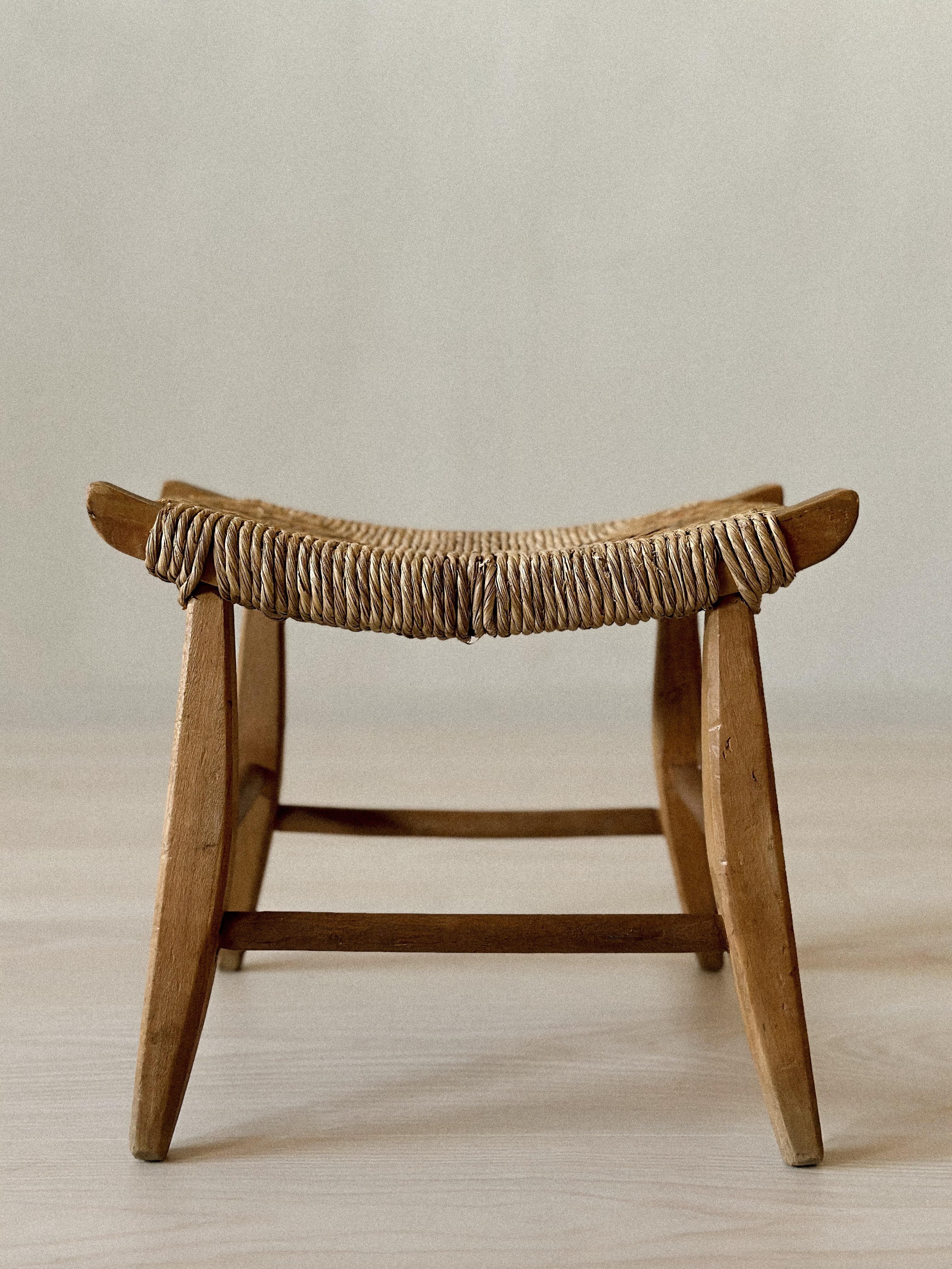 Small Vowen Stool, Japandi style, Unknown Designer, Scandinavia c. 1960s Bon état - En vente à Hønefoss, 30