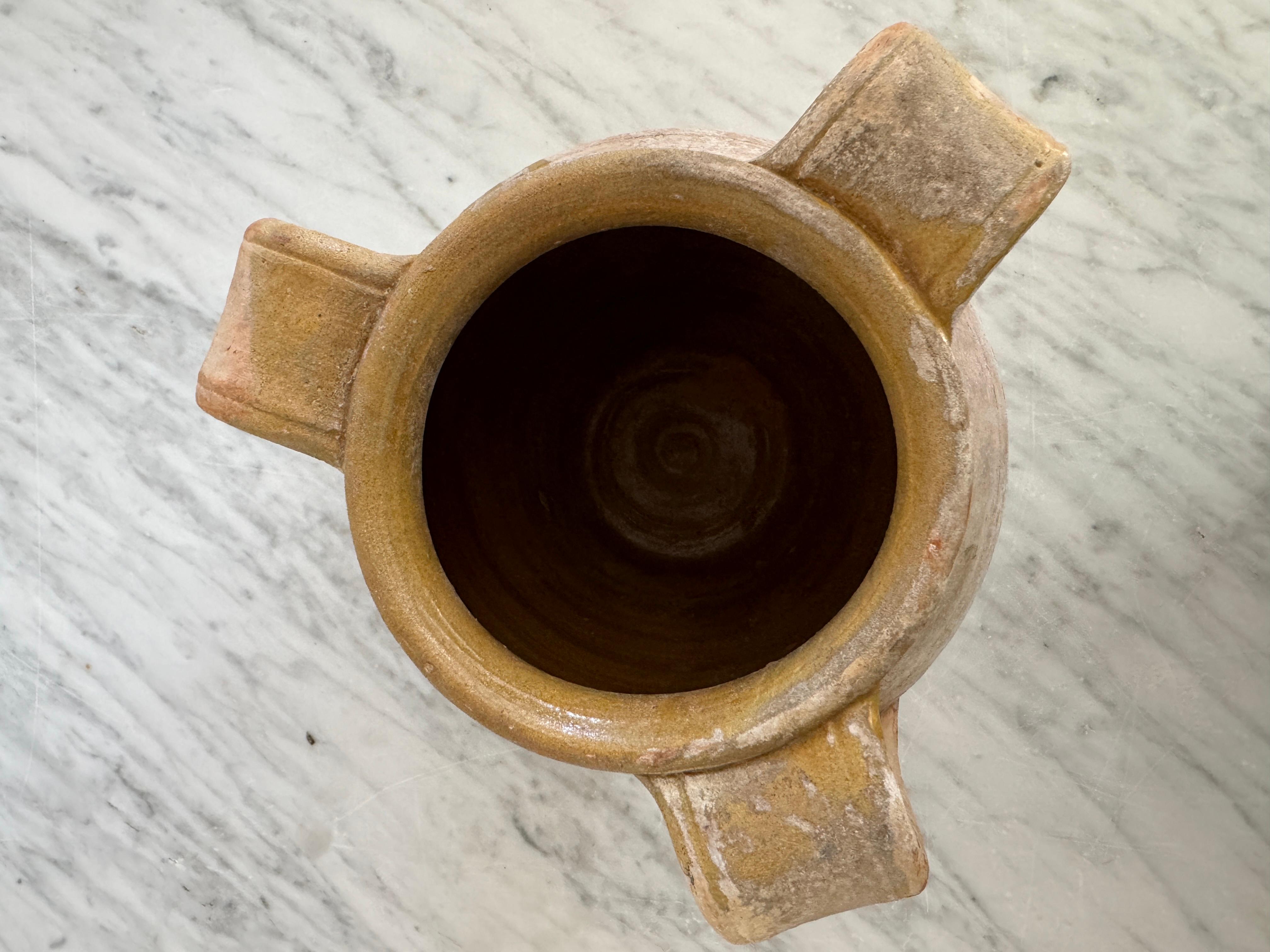 Rustique Petits pots calabrese à 3 anses avec goutte à goutte couleur olive en vente