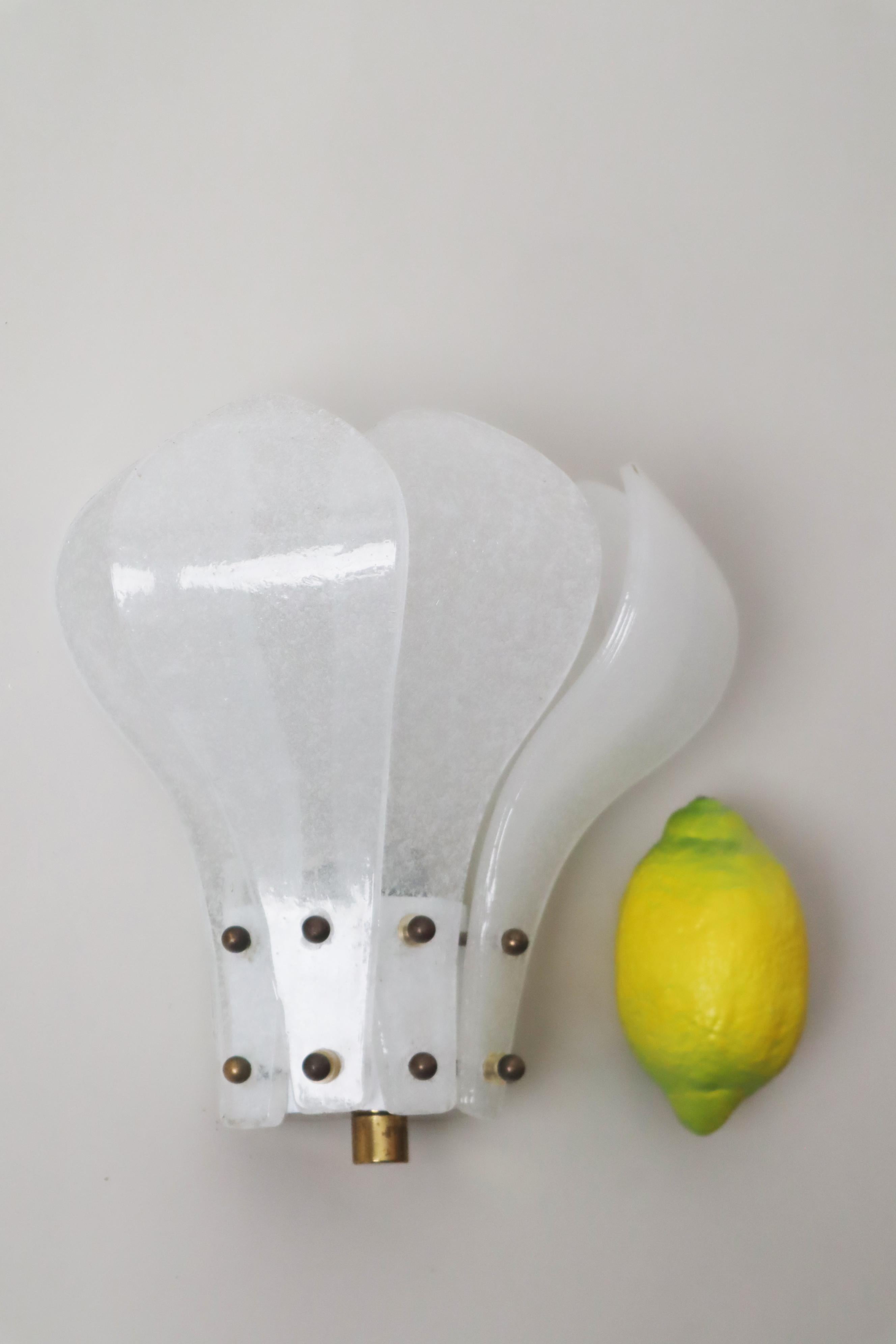 Small wall light hand blown ice glass from Kalmar, Germany 1960s For Sale 3