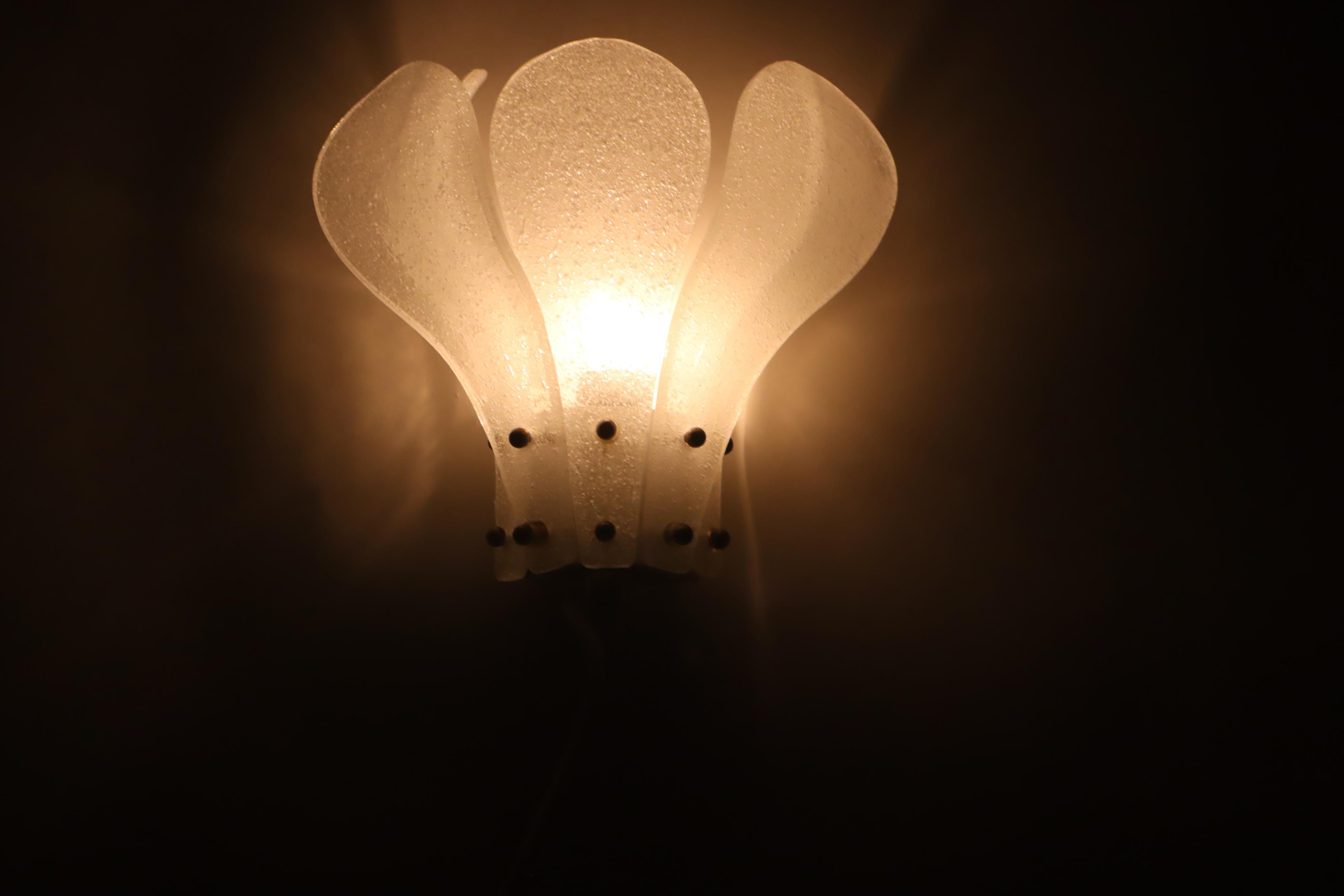Small wall light hand blown ice glass from Kalmar, Germany 1960s For Sale 4