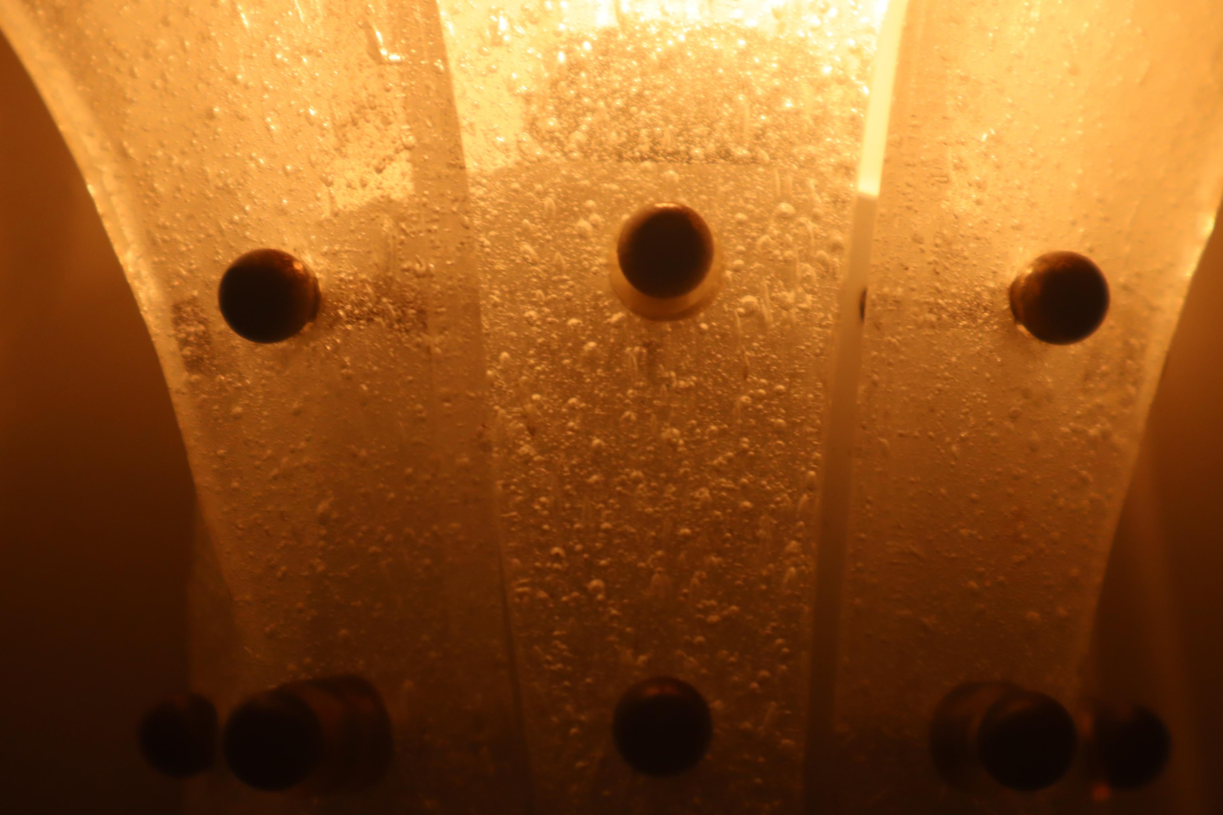 Hollywood Regency Small wall light hand blown ice glass from Kalmar, Germany 1960s For Sale
